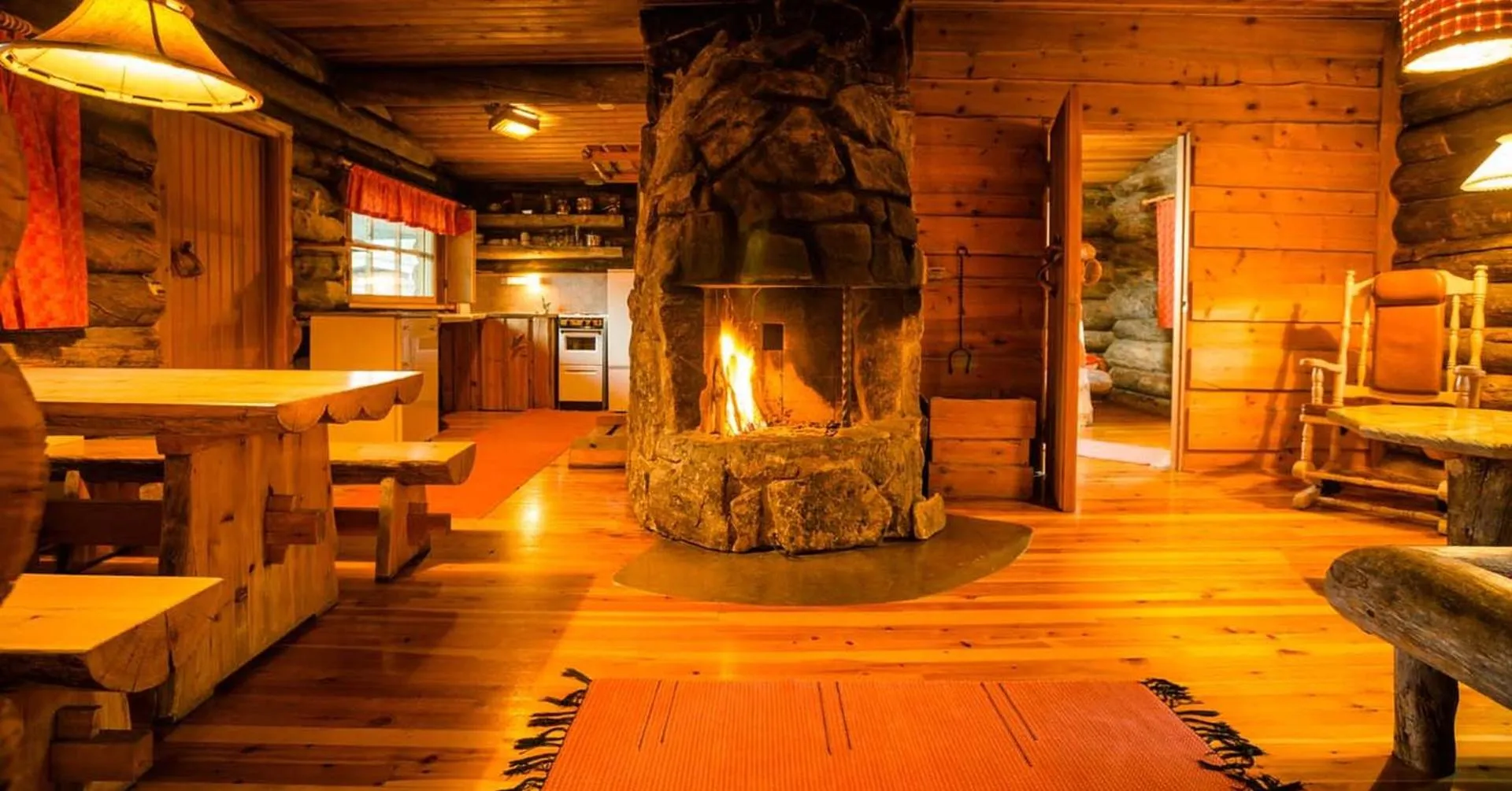 Kitchen or kitchenette in Kakslauttanen Arctic Resort - Igloos and Chalets