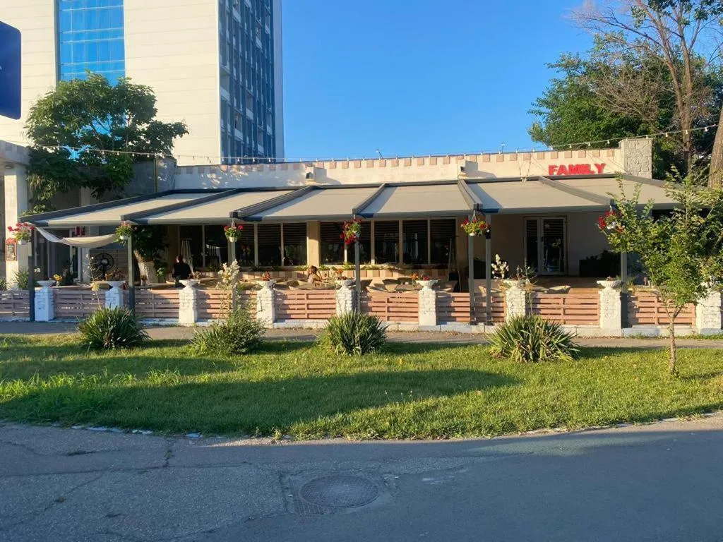 Restaurant/places to eat in Hotel Parc