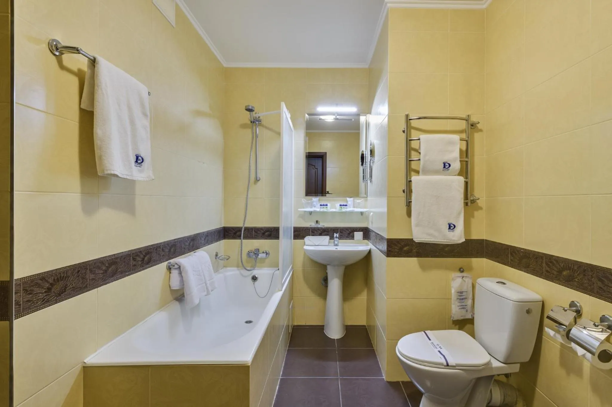 Bath in Готель Дніпро Dnipro Hotel