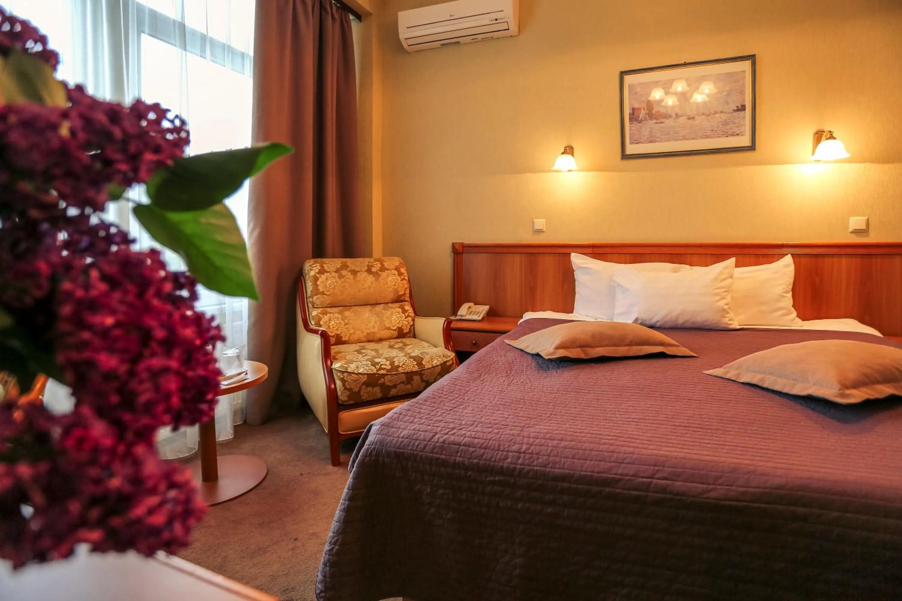 Bed in Готель Дніпро Dnipro Hotel