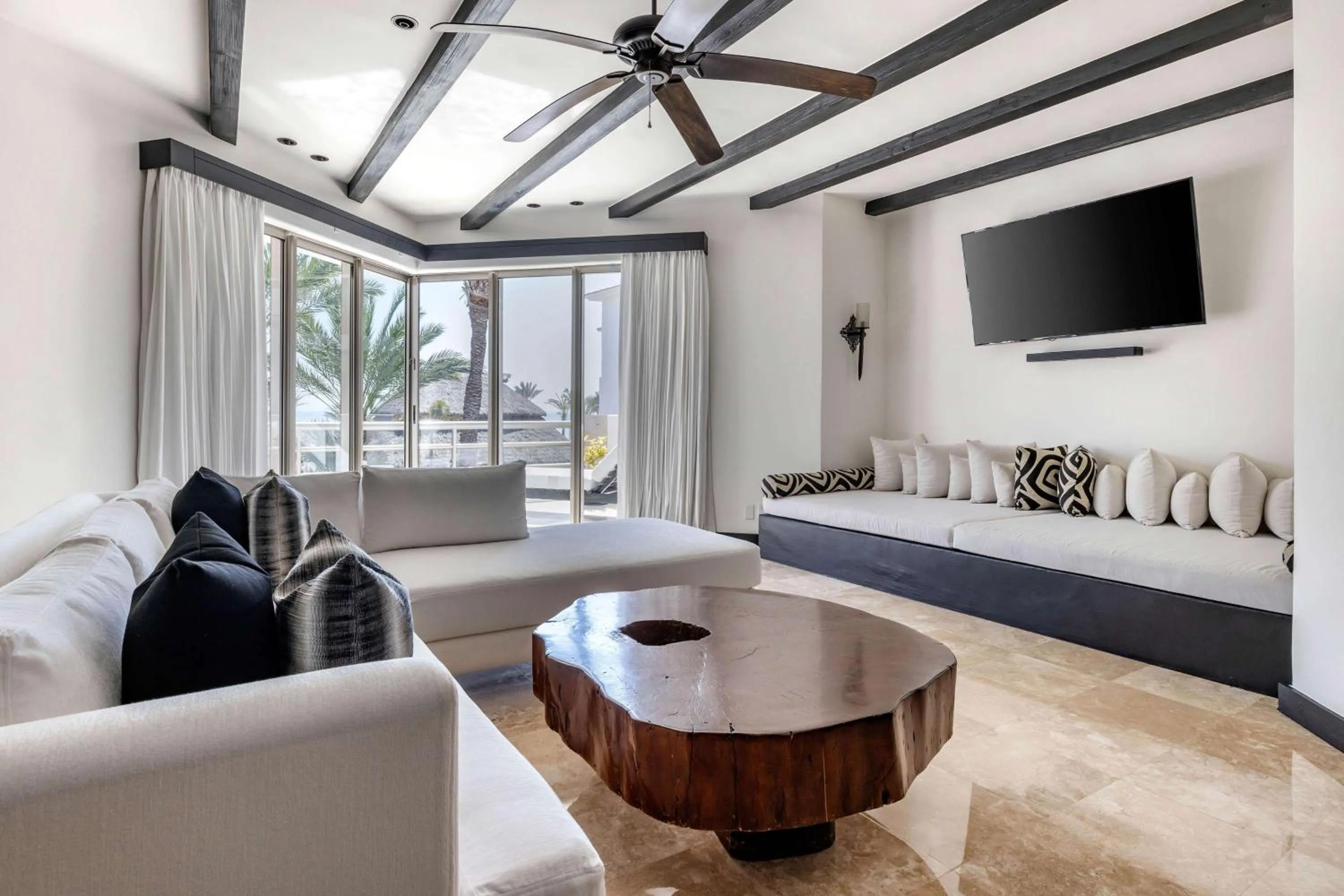 Living room in Hilton Vacation Club Cabo Azul Los Cabos