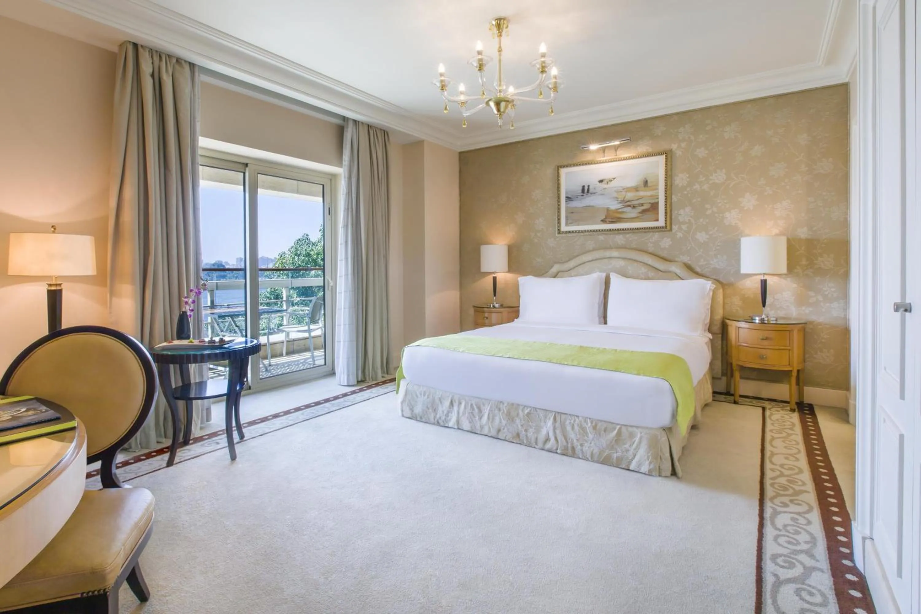 Bedroom, Bed in Kempinski Nile Hotel, Cairo