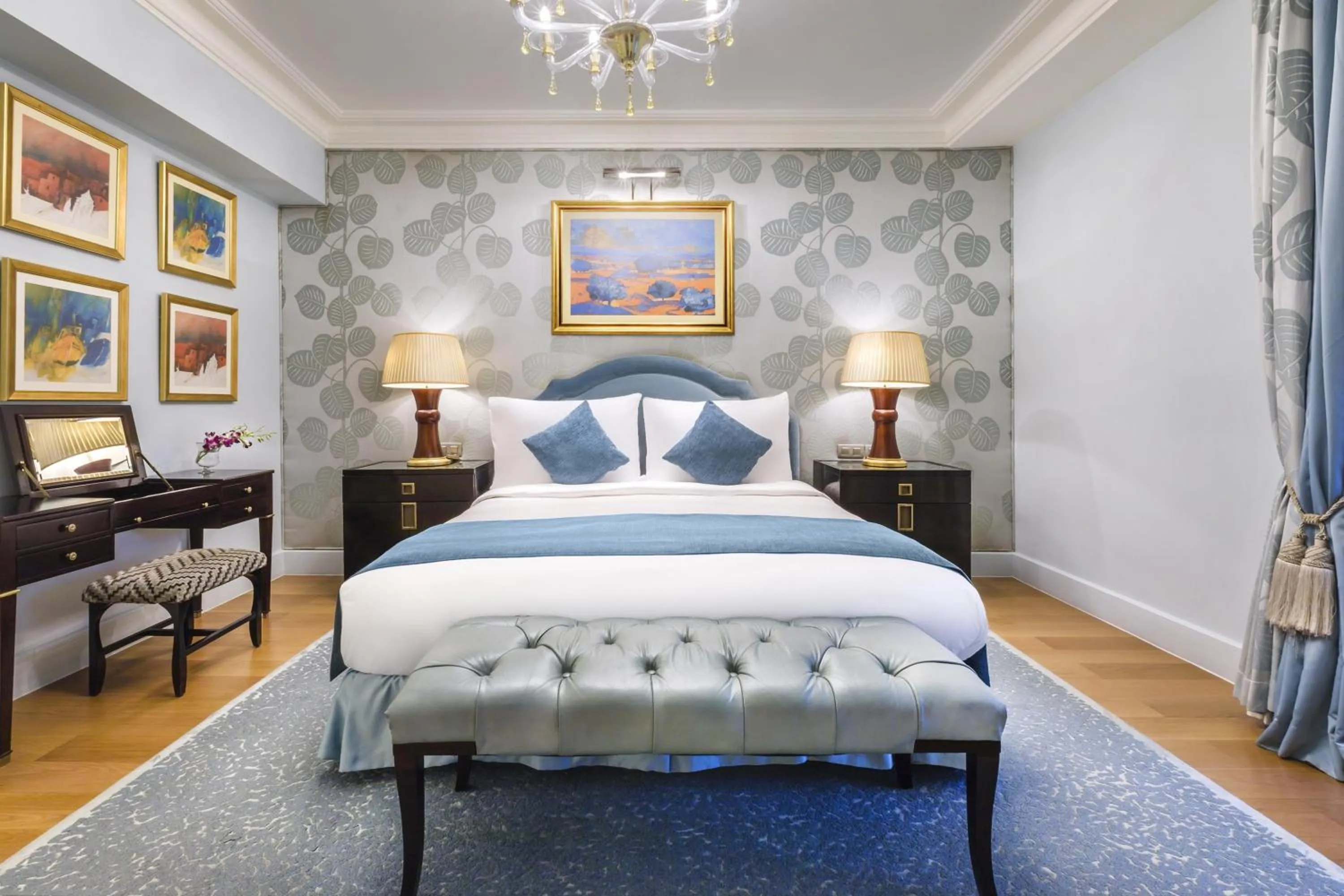 Photo of the whole room, Bed in Kempinski Nile Hotel, Cairo