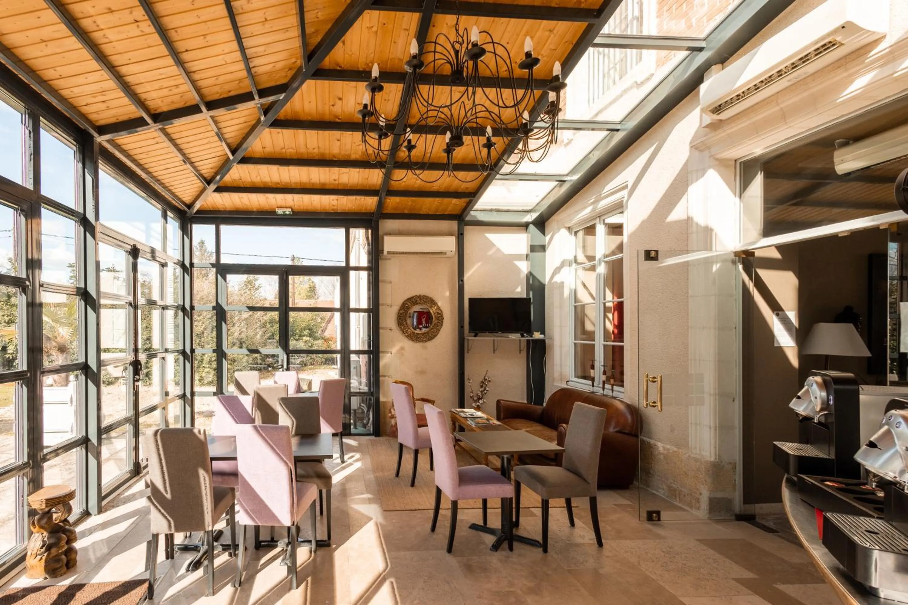 Hôtel & Spa du Domaine des Thômeaux, The Originals Relais