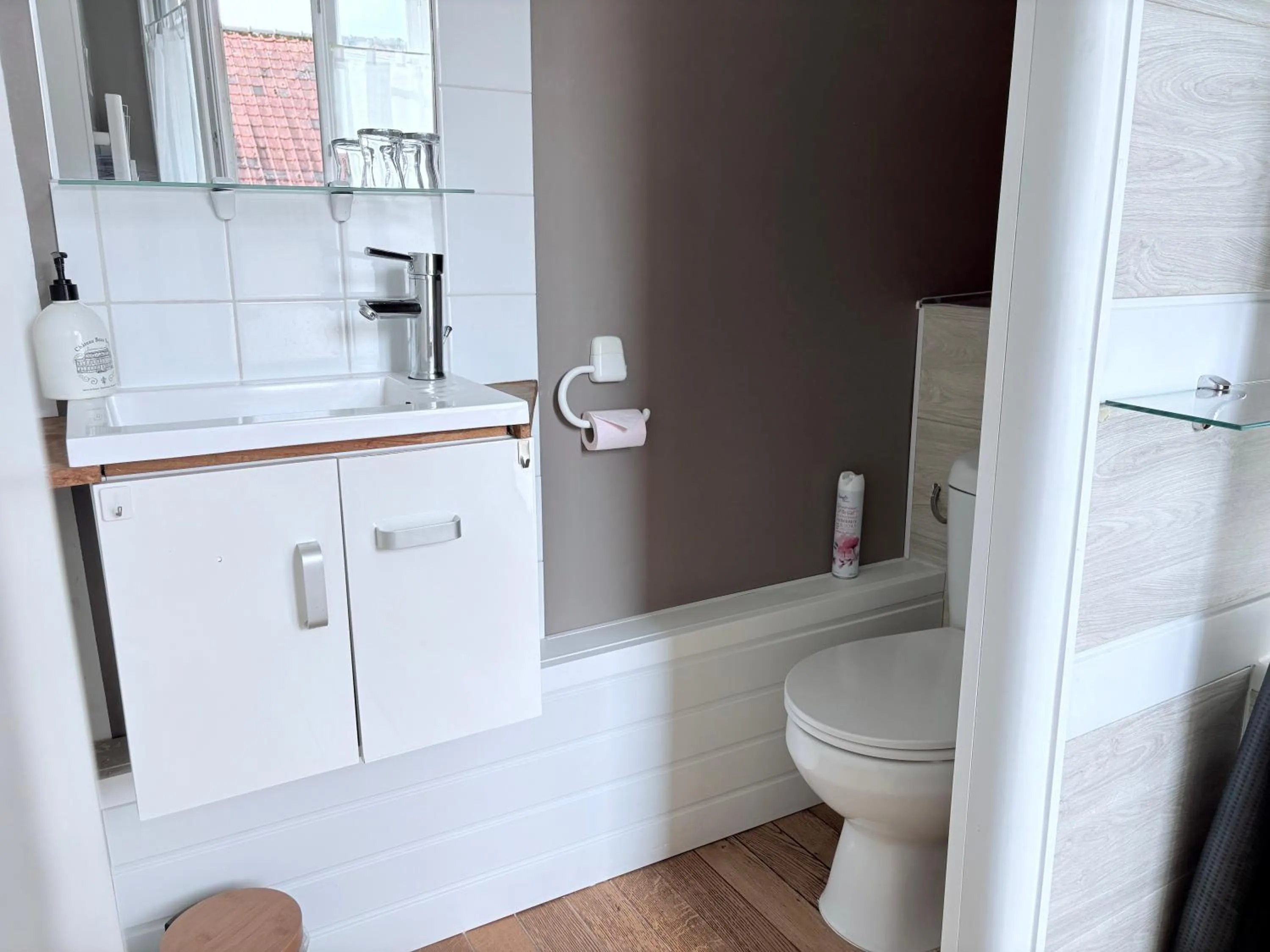 Toilet in Au Richebourg Nogent