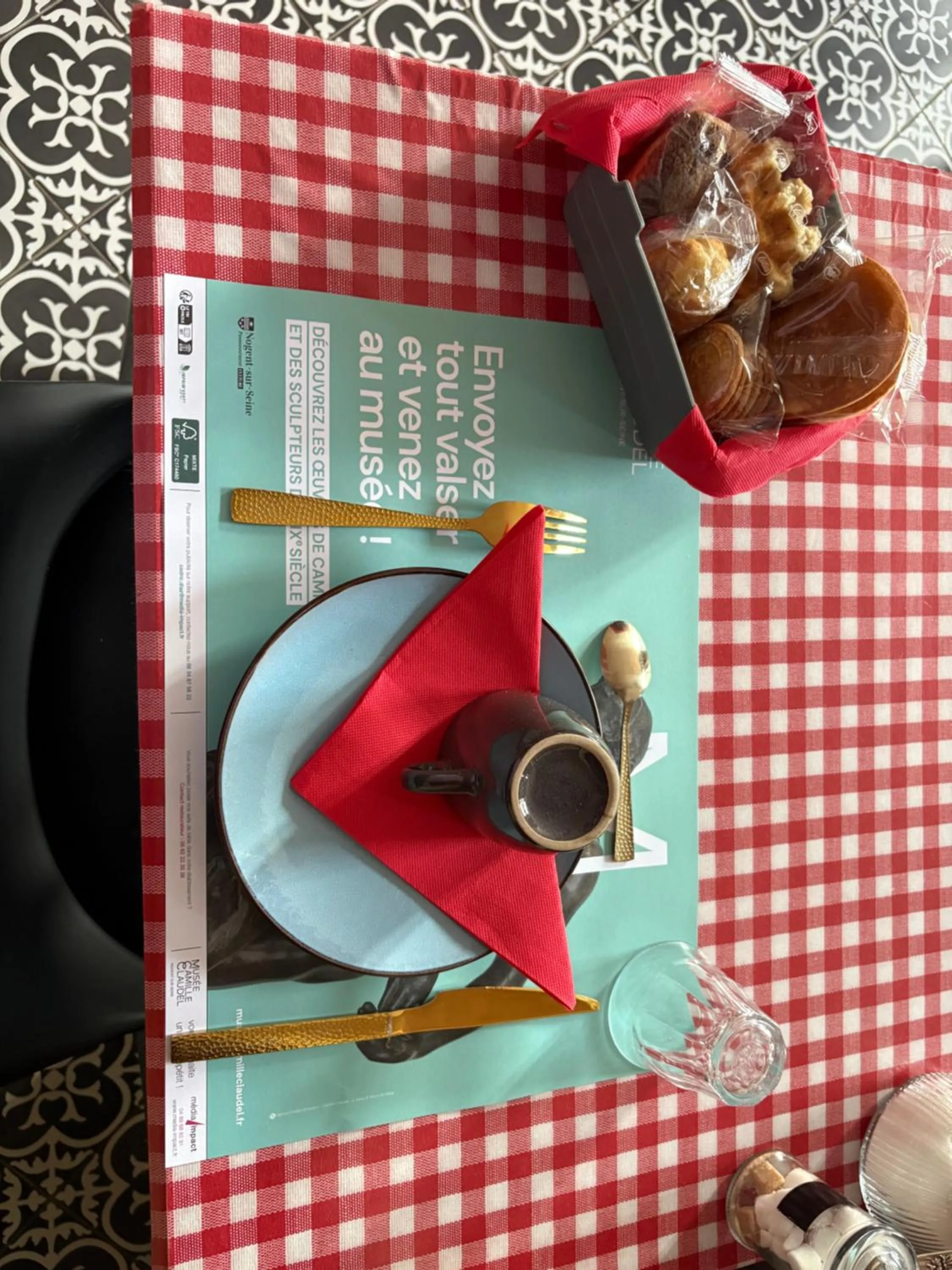 Breakfast in Au Richebourg Nogent