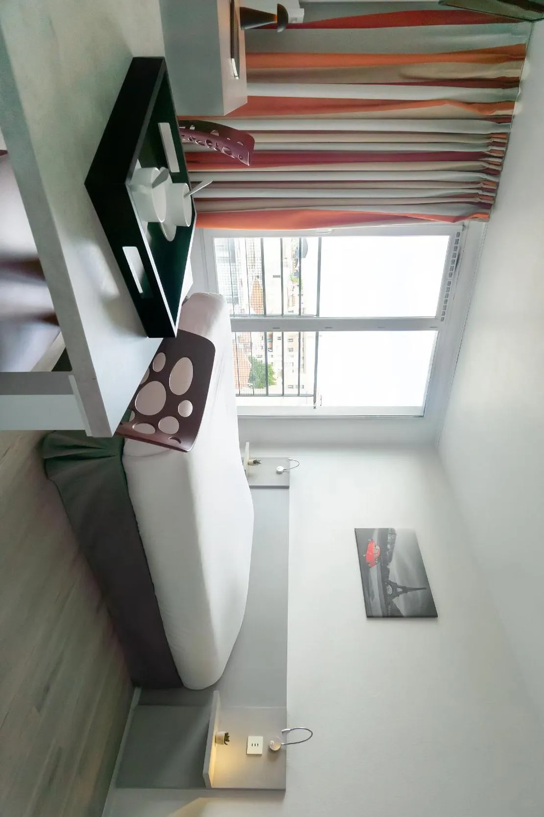 Photo of the whole room in City Résidence Ivry