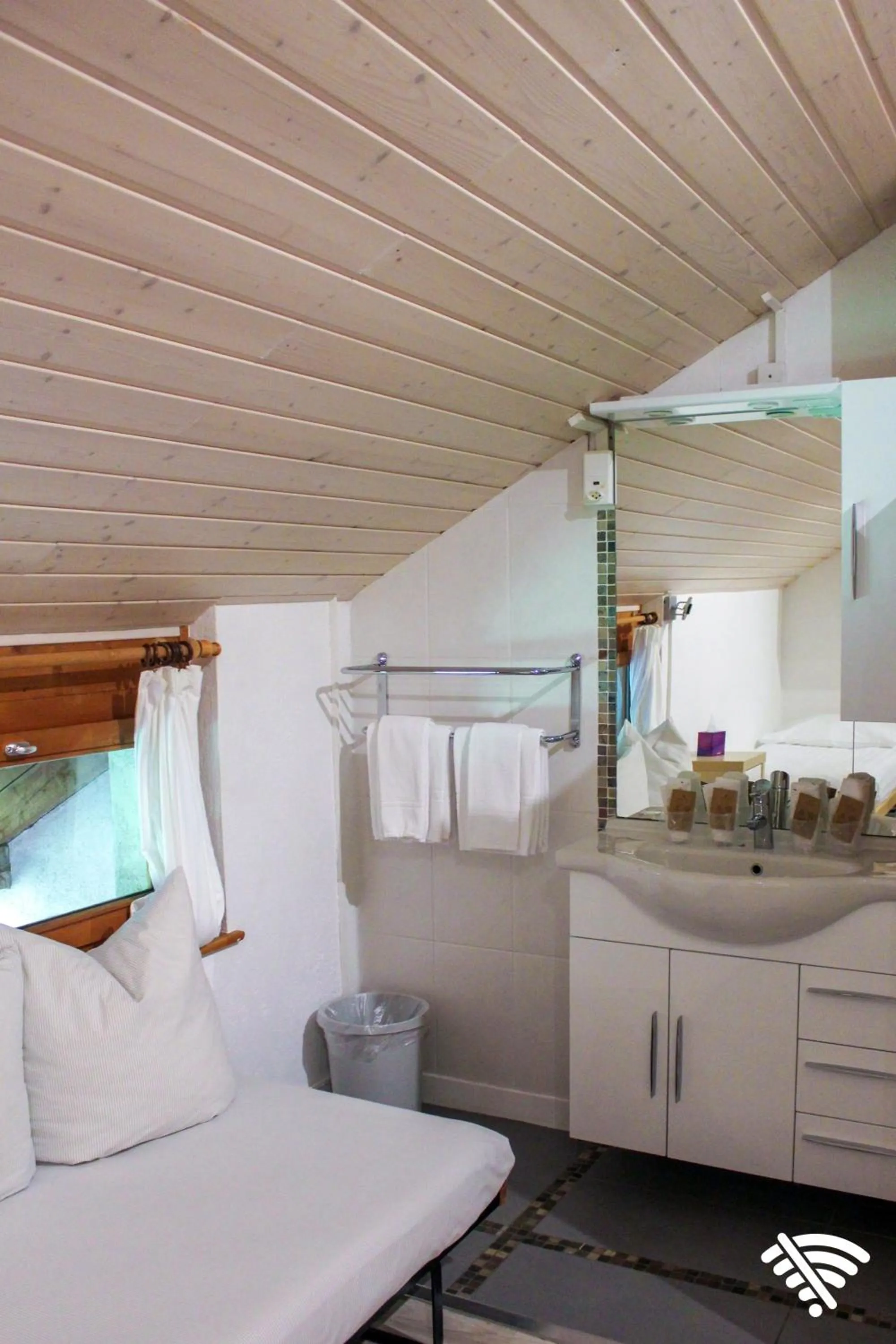 Bathroom, Bed in Crêt-Bérard