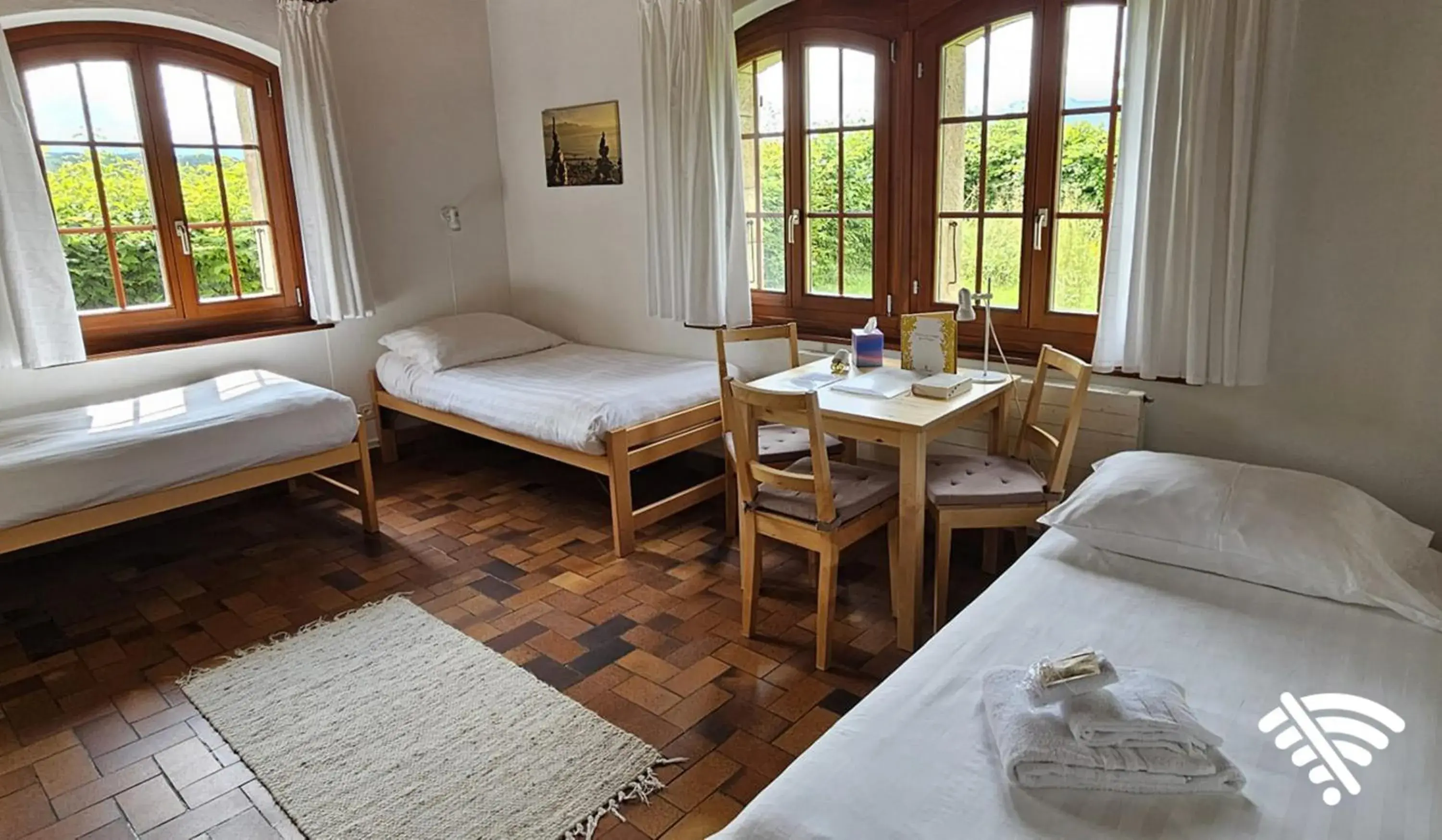 Triple Room with Shared Bathroom in Crêt-Bérard Triple Room with Shared Bathroom in Crêt-Bérard