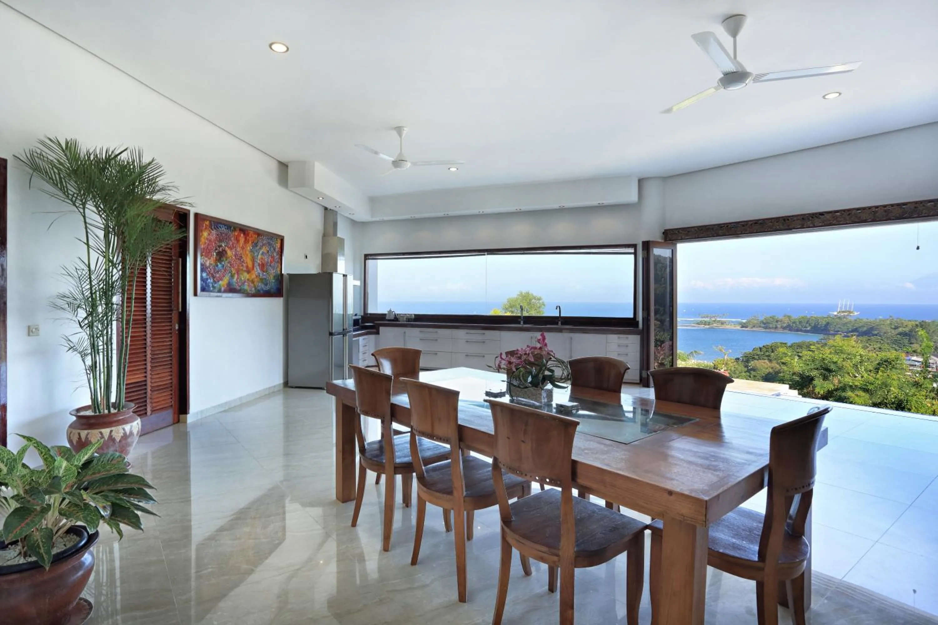 Restaurant/places to eat in Villa Kipas Retreat