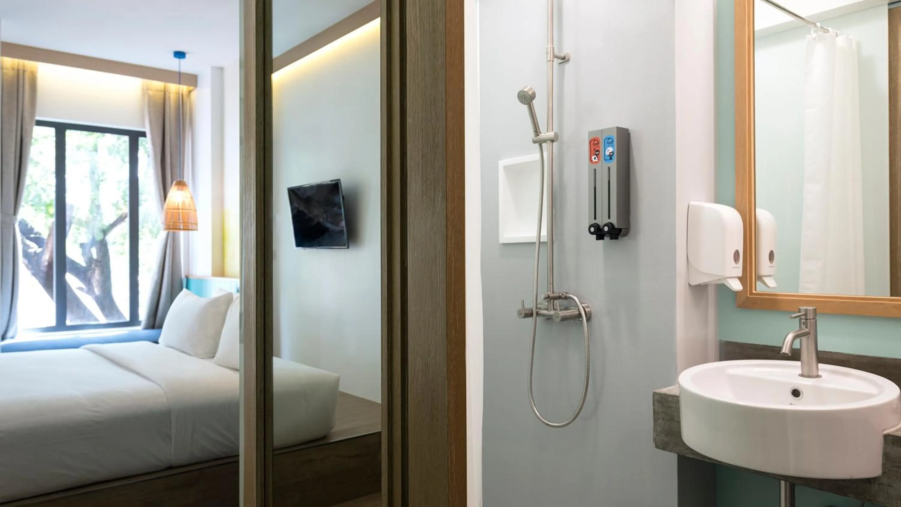 Bathroom, Bed in Lub d Siem Reap - Near Pub Street & Angkor Wat