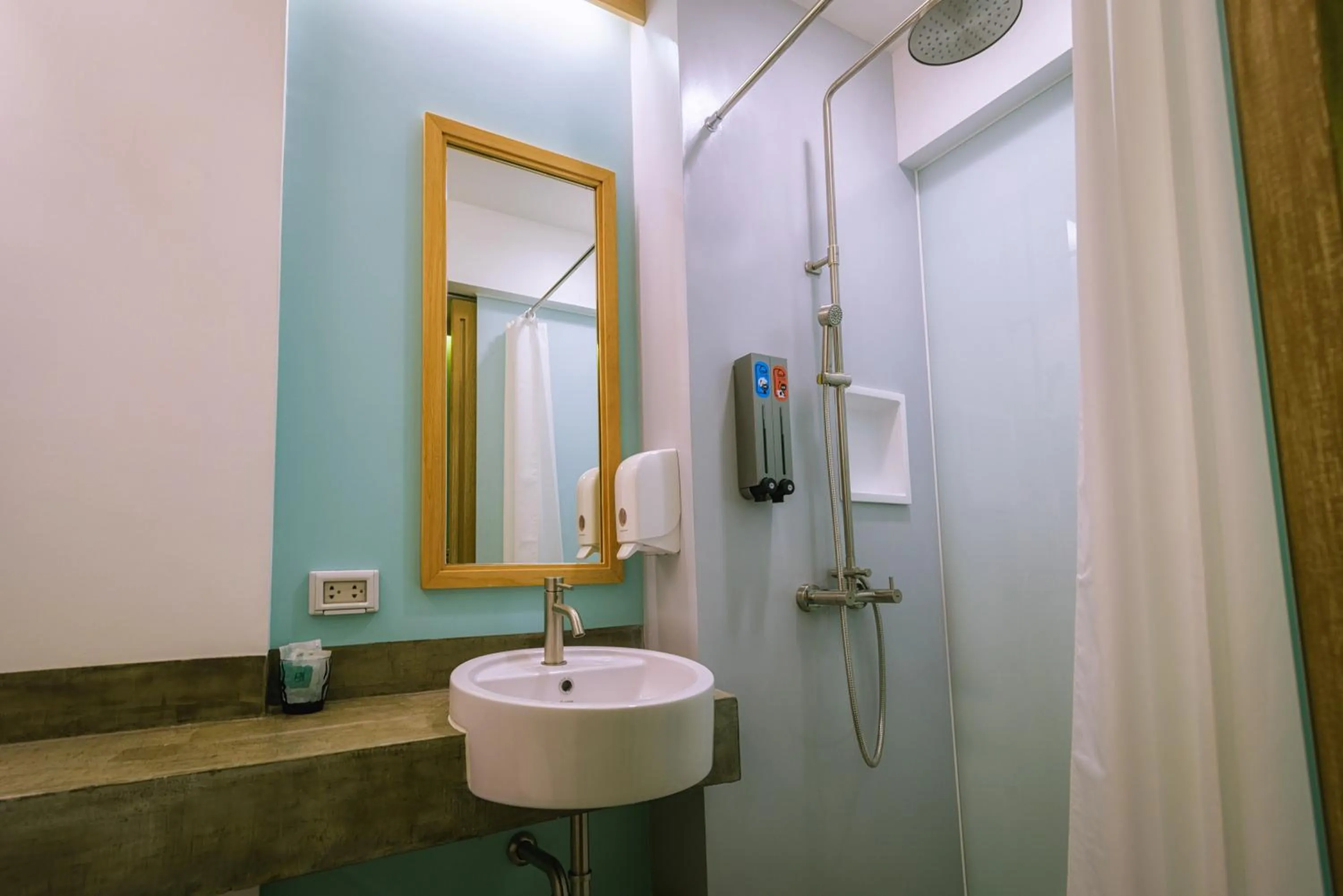 Bathroom in Lub d Siem Reap - Near Pub Street & Angkor Wat