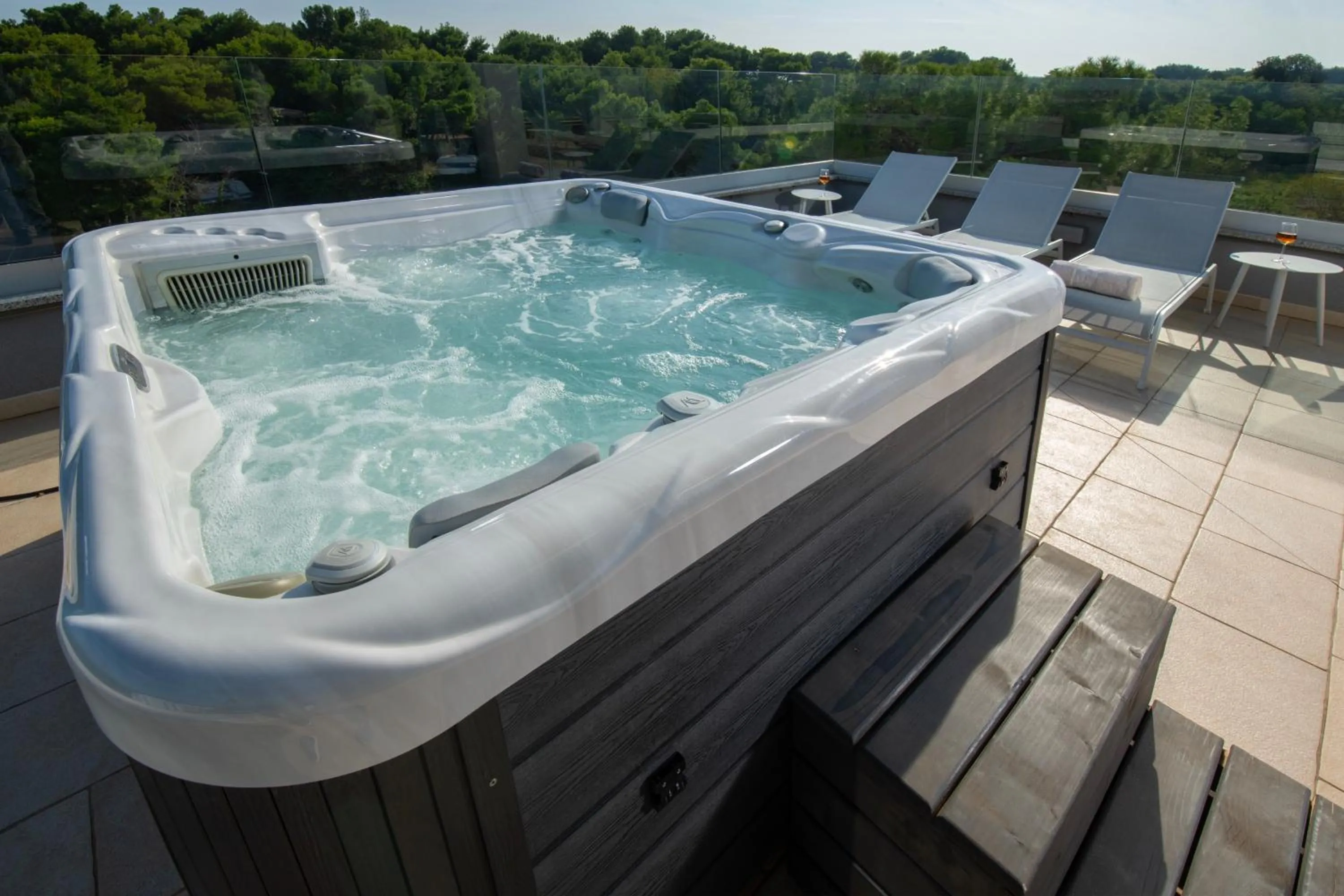 Hot Tub in Aparthotel Punta Blu - POOL & SPA