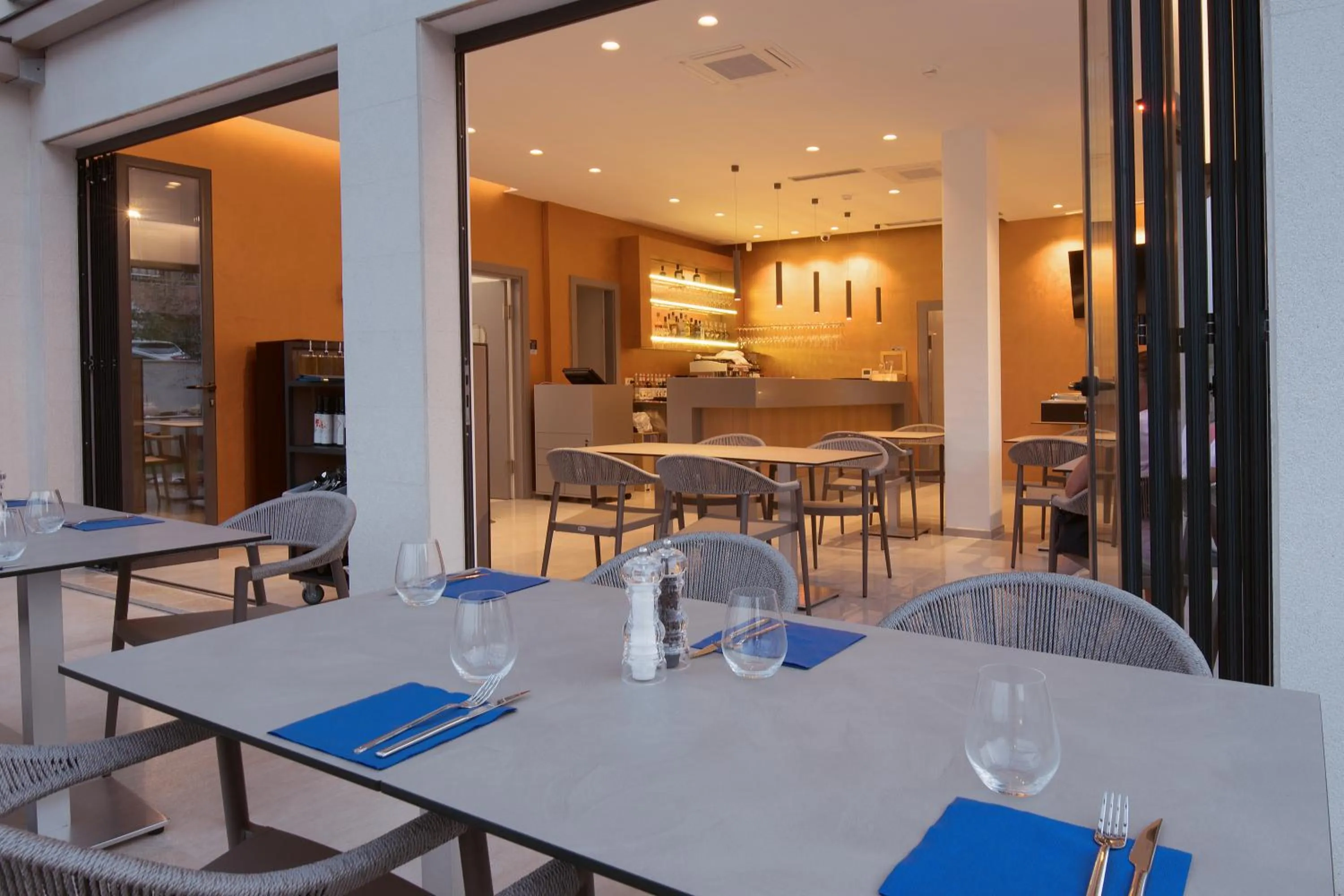 Restaurant/places to eat in Aparthotel Punta Blu - POOL & SPA