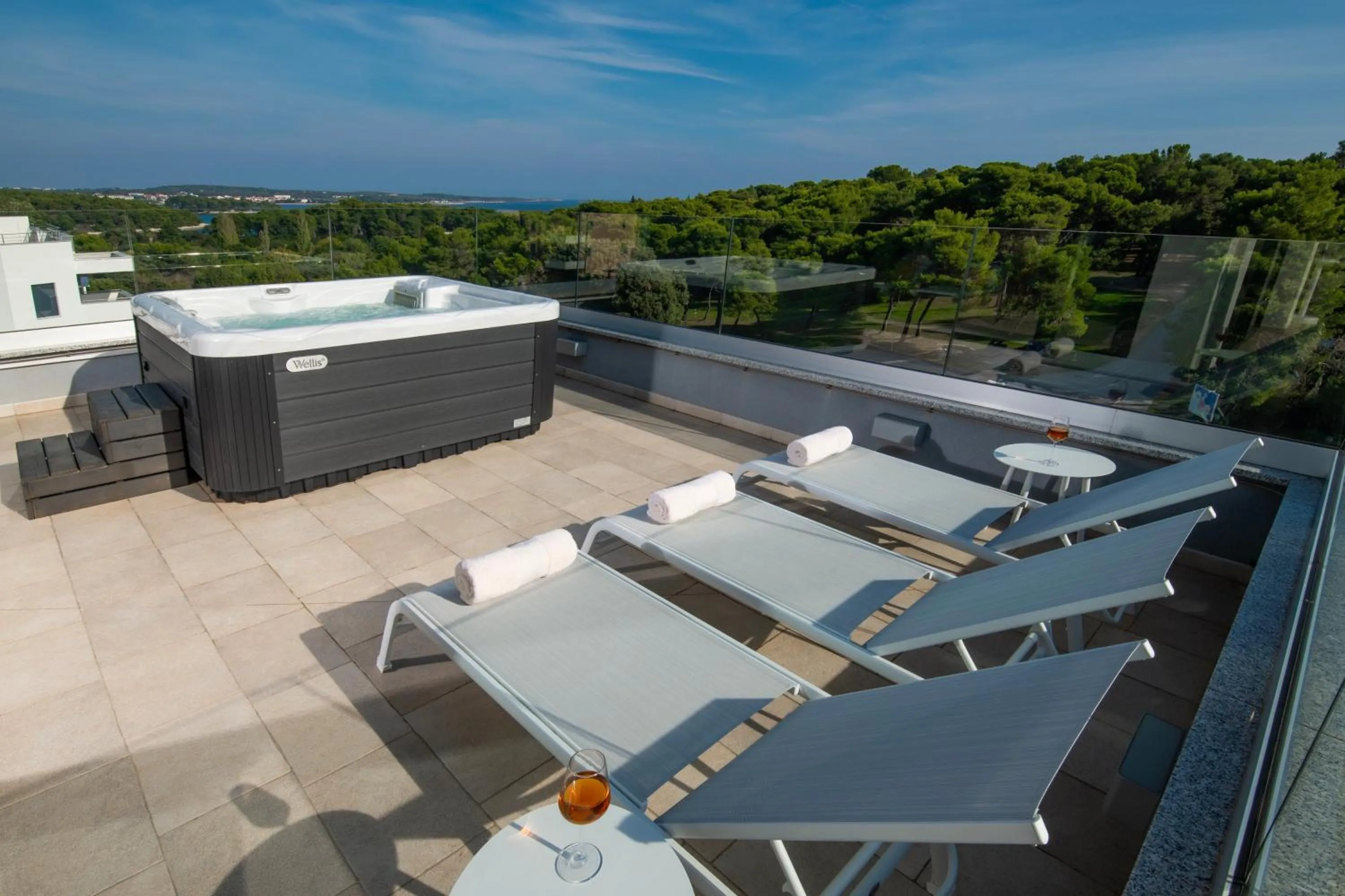 Hot Tub in Aparthotel Punta Blu - POOL & SPA