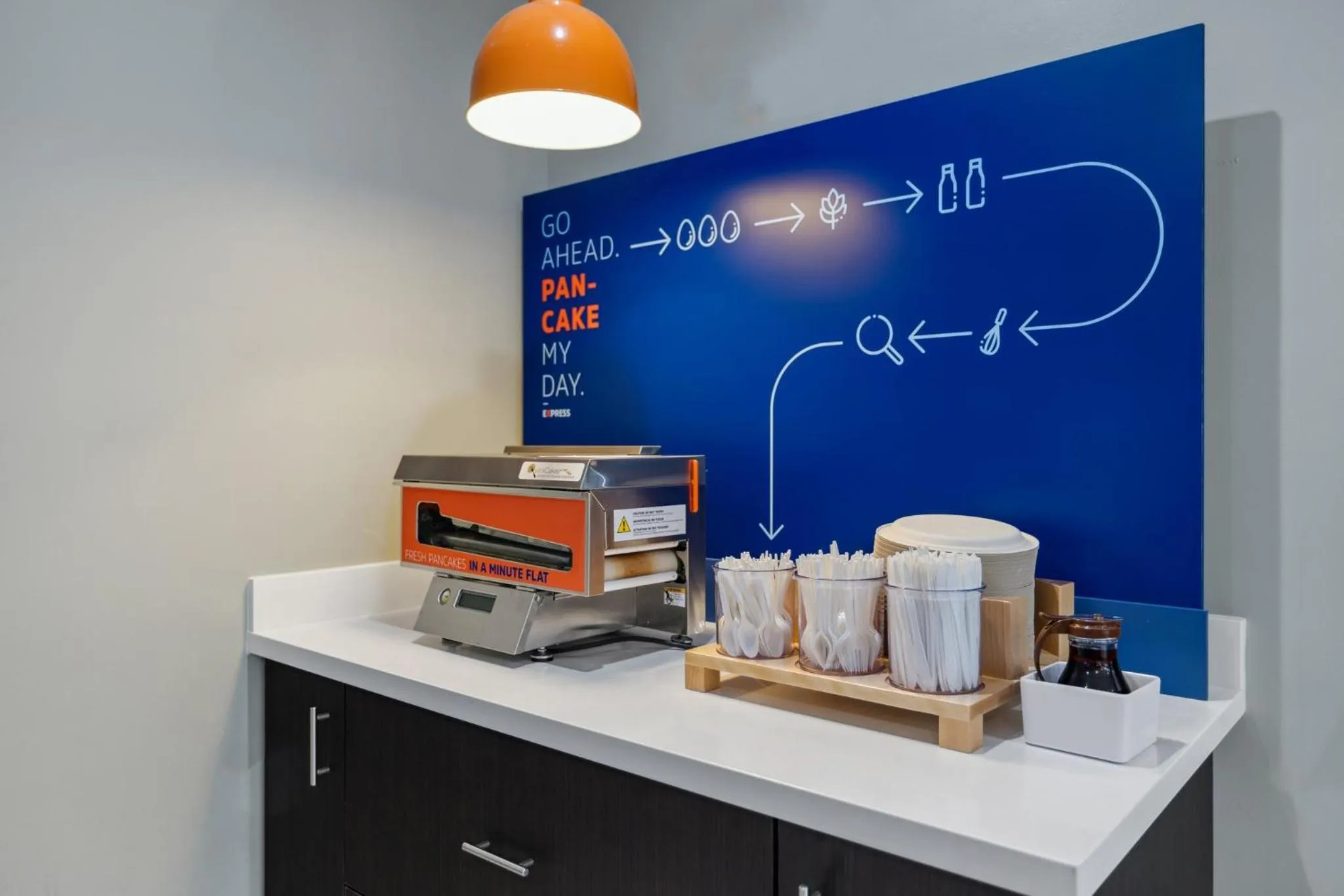 Breakfast in Holiday Inn Express & Suites Mountain View Silicon Valley by IHG