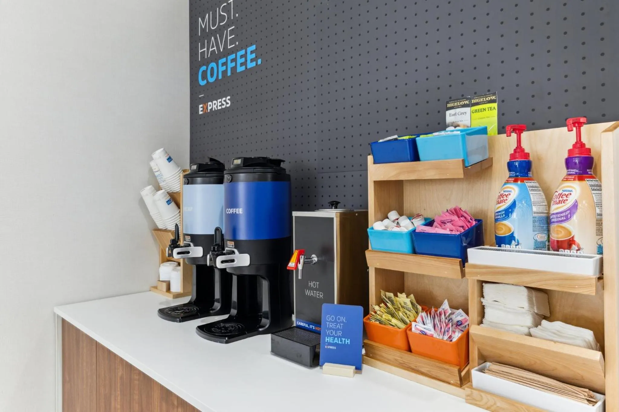 Bedroom in Holiday Inn Express & Suites Mountain View Silicon Valley by IHG