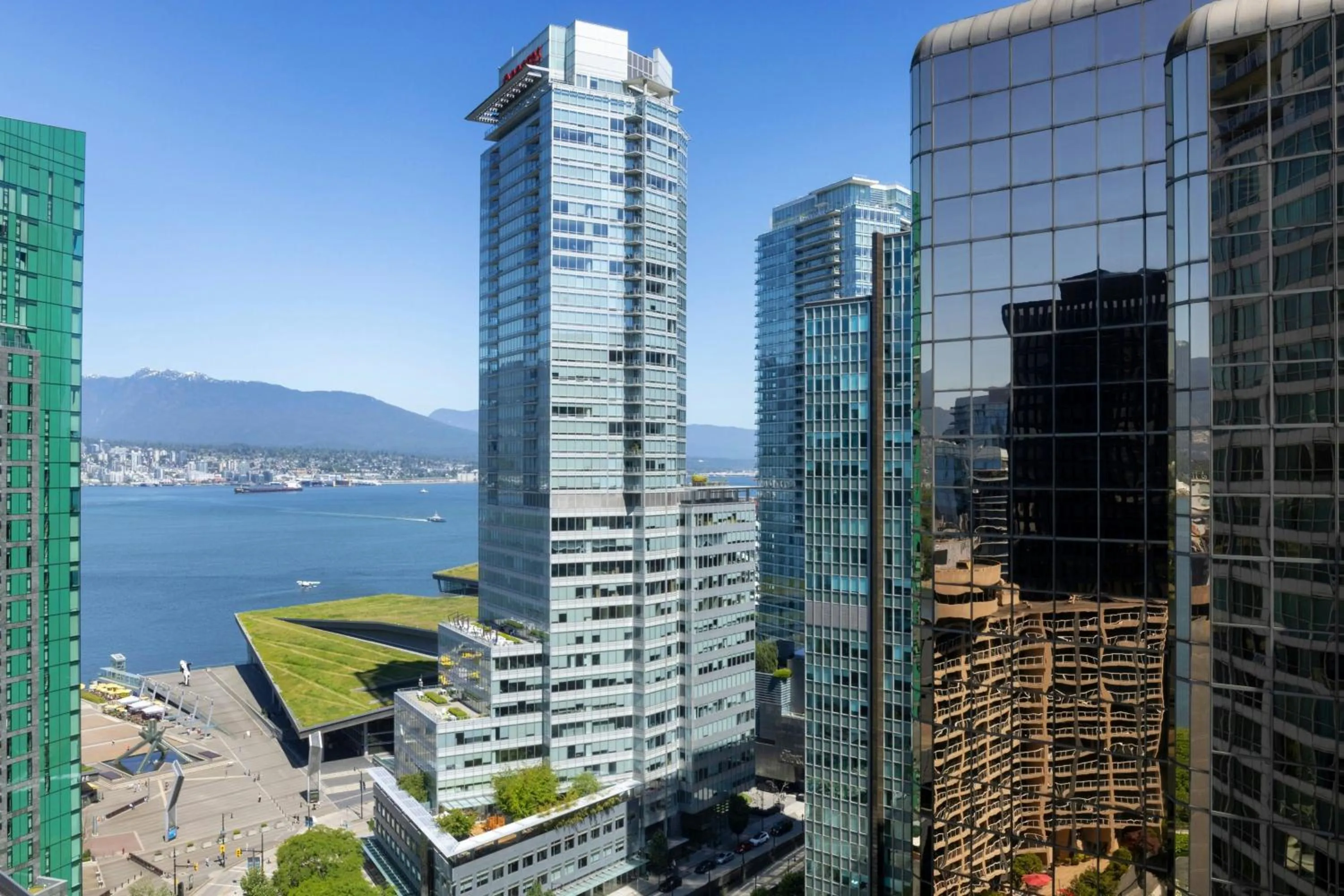 Bedroom in Vancouver Marriott Pinnacle Downtown Hotel