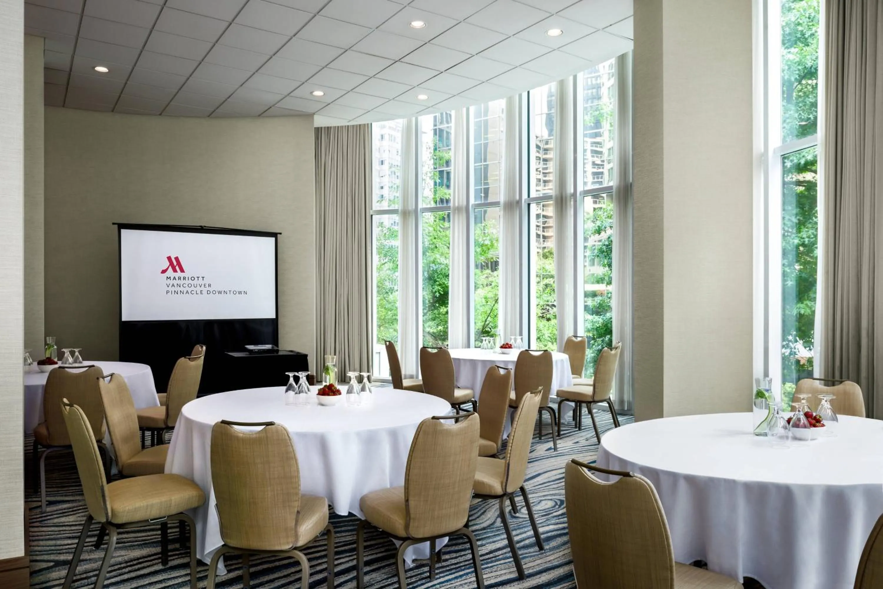 Meeting/conference room in Vancouver Marriott Pinnacle Downtown Hotel