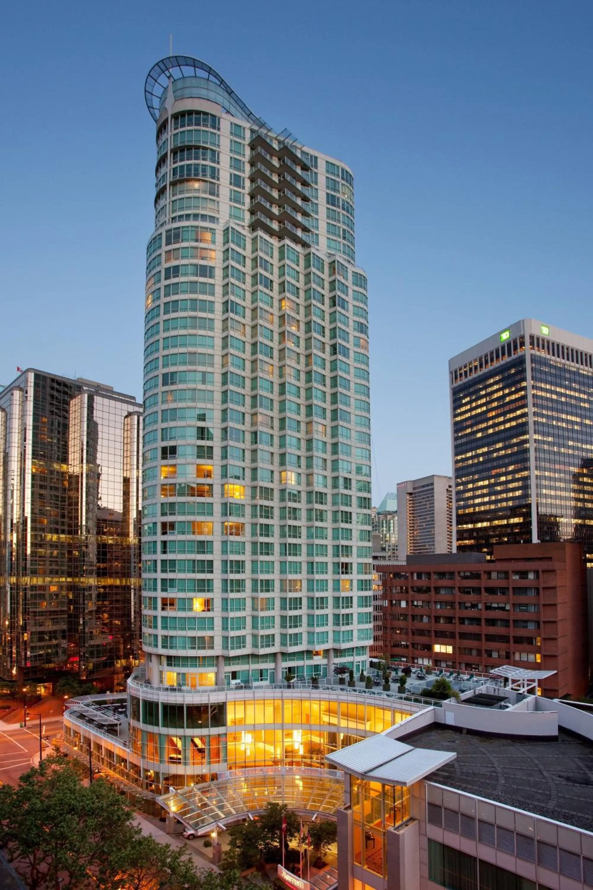 Property building in Vancouver Marriott Pinnacle Downtown Hotel