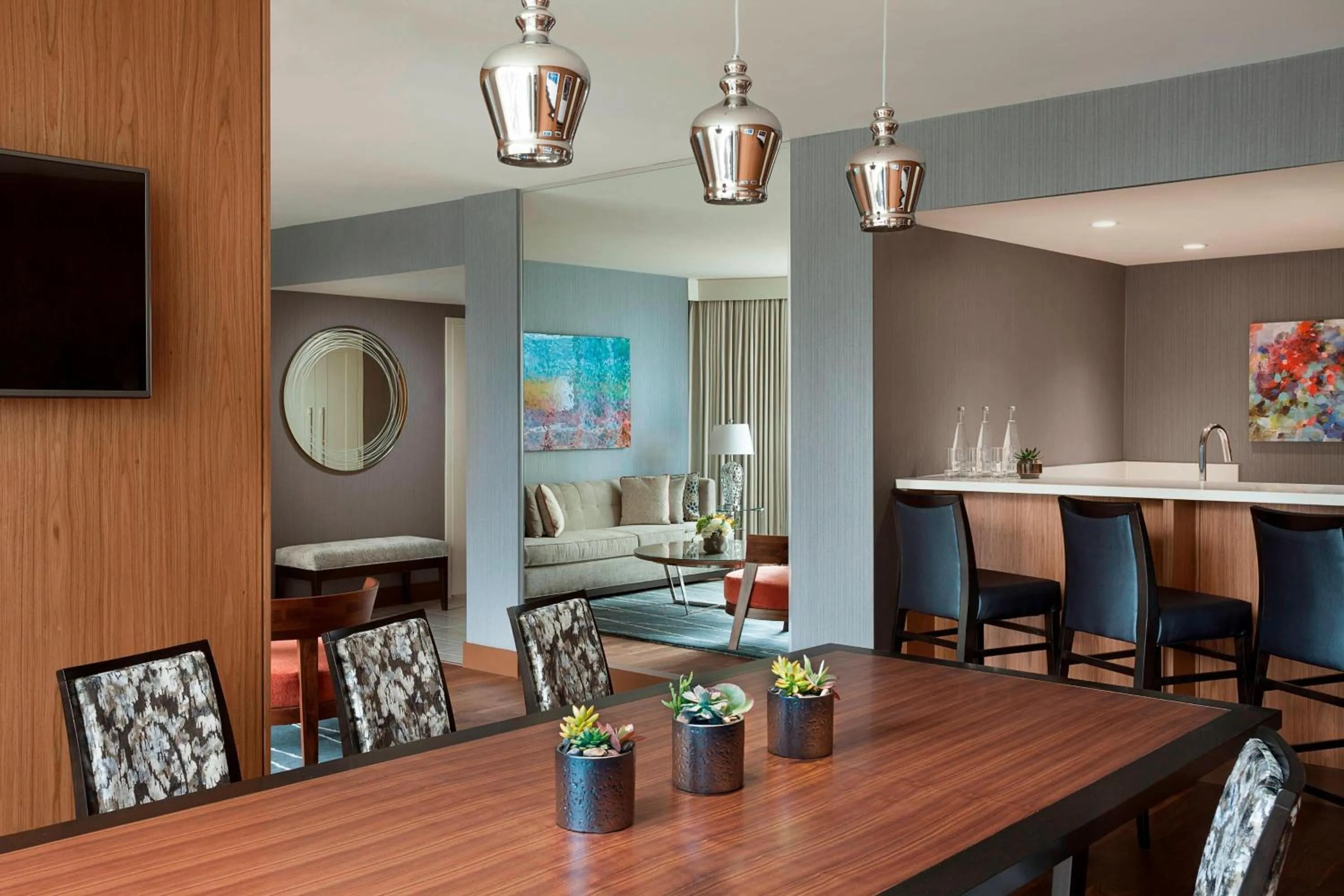 Photo of the whole room in Vancouver Marriott Pinnacle Downtown Hotel