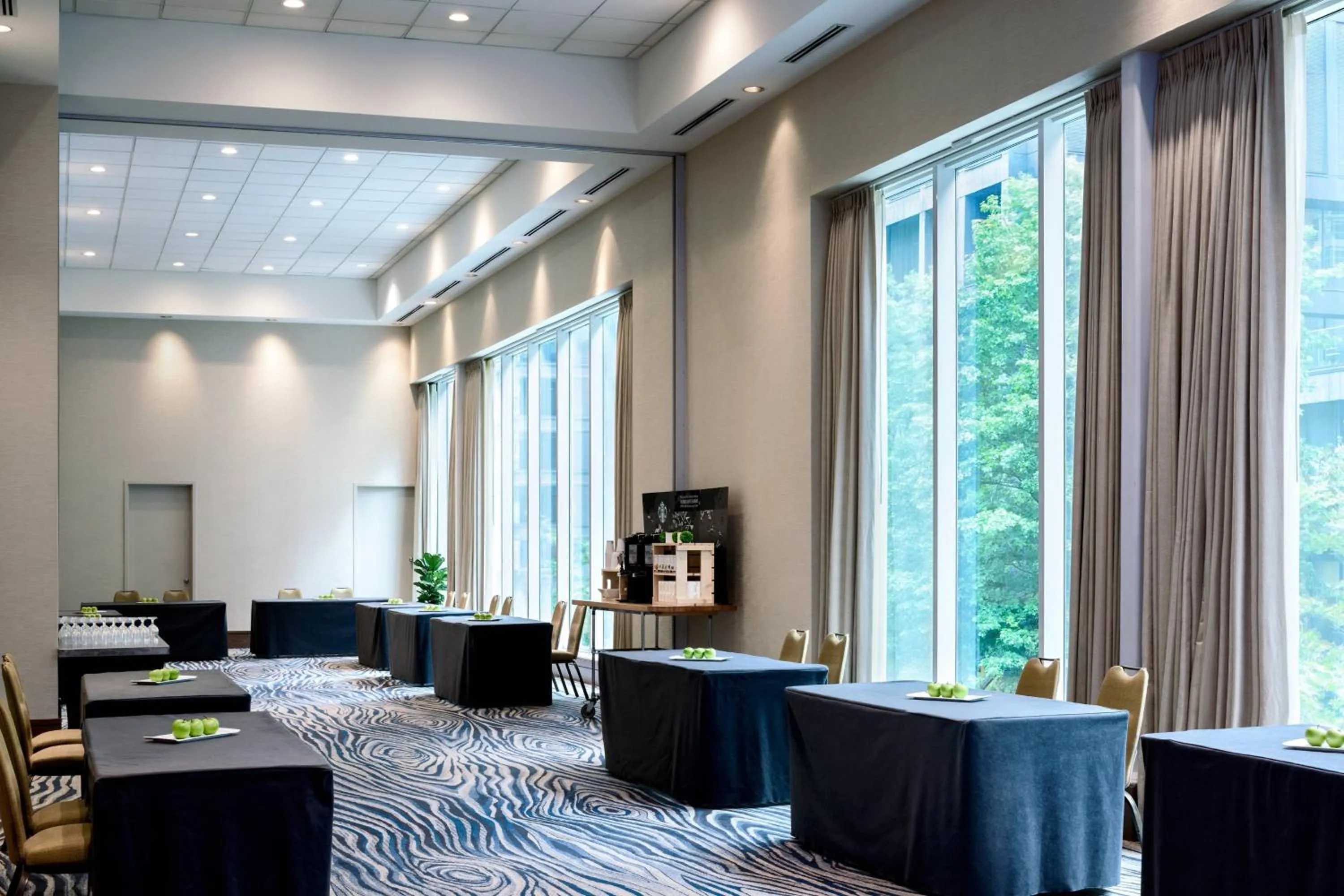 Meeting/conference room in Vancouver Marriott Pinnacle Downtown Hotel