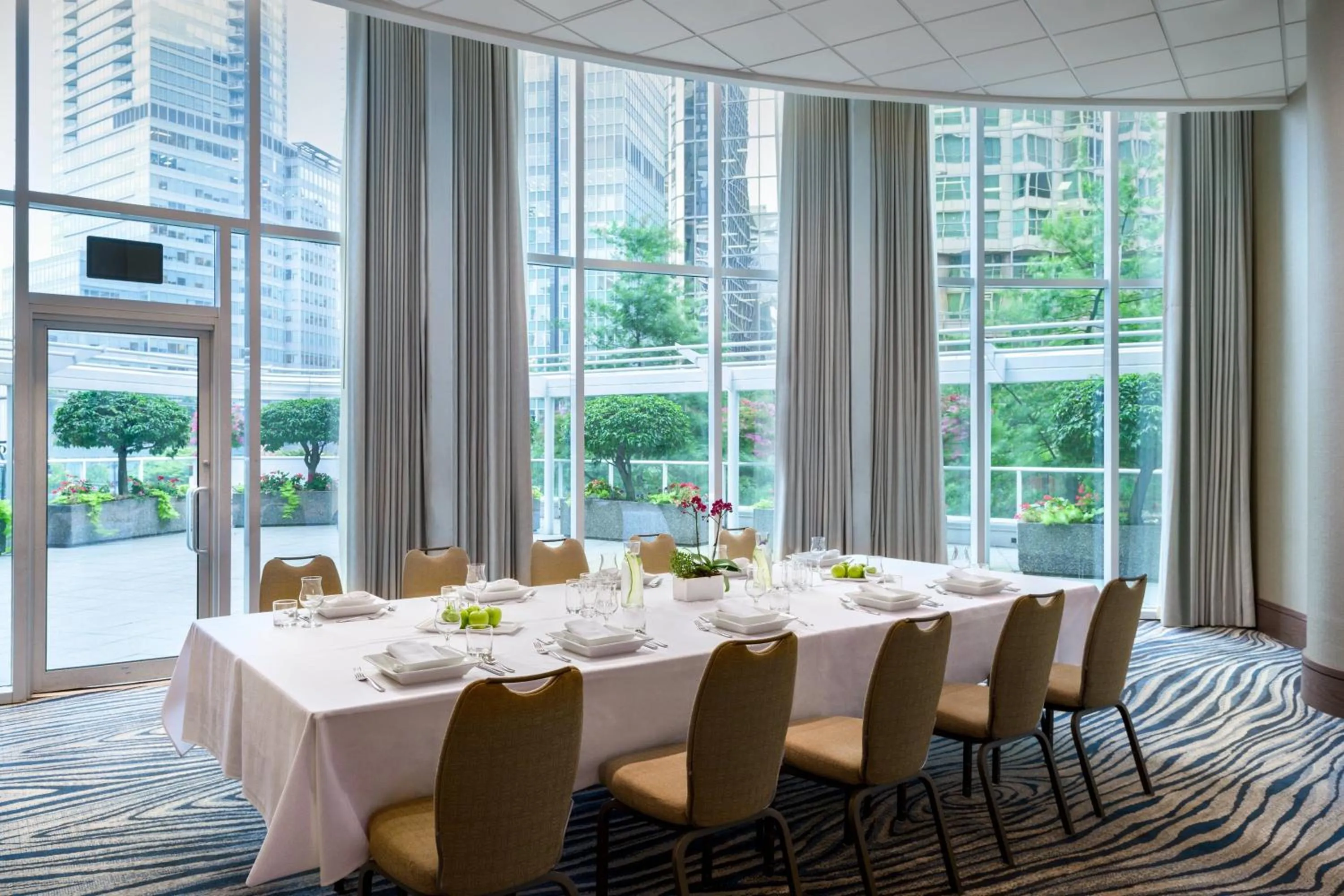 Meeting/conference room in Vancouver Marriott Pinnacle Downtown Hotel