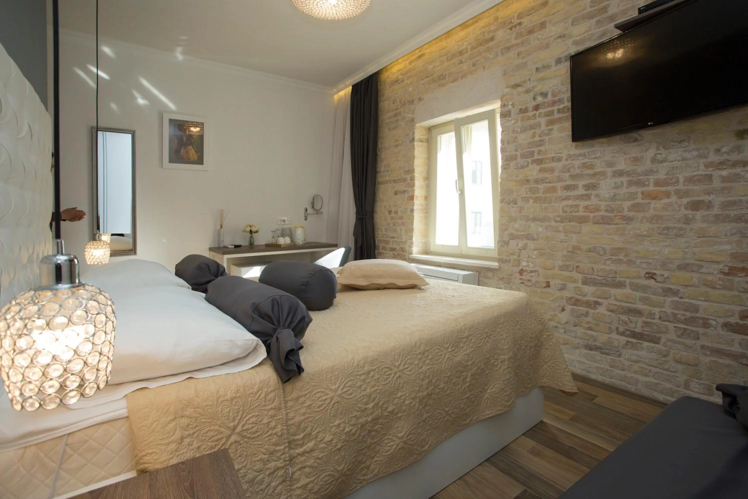 Photo of the whole room, Bed in Aspalathos Residence