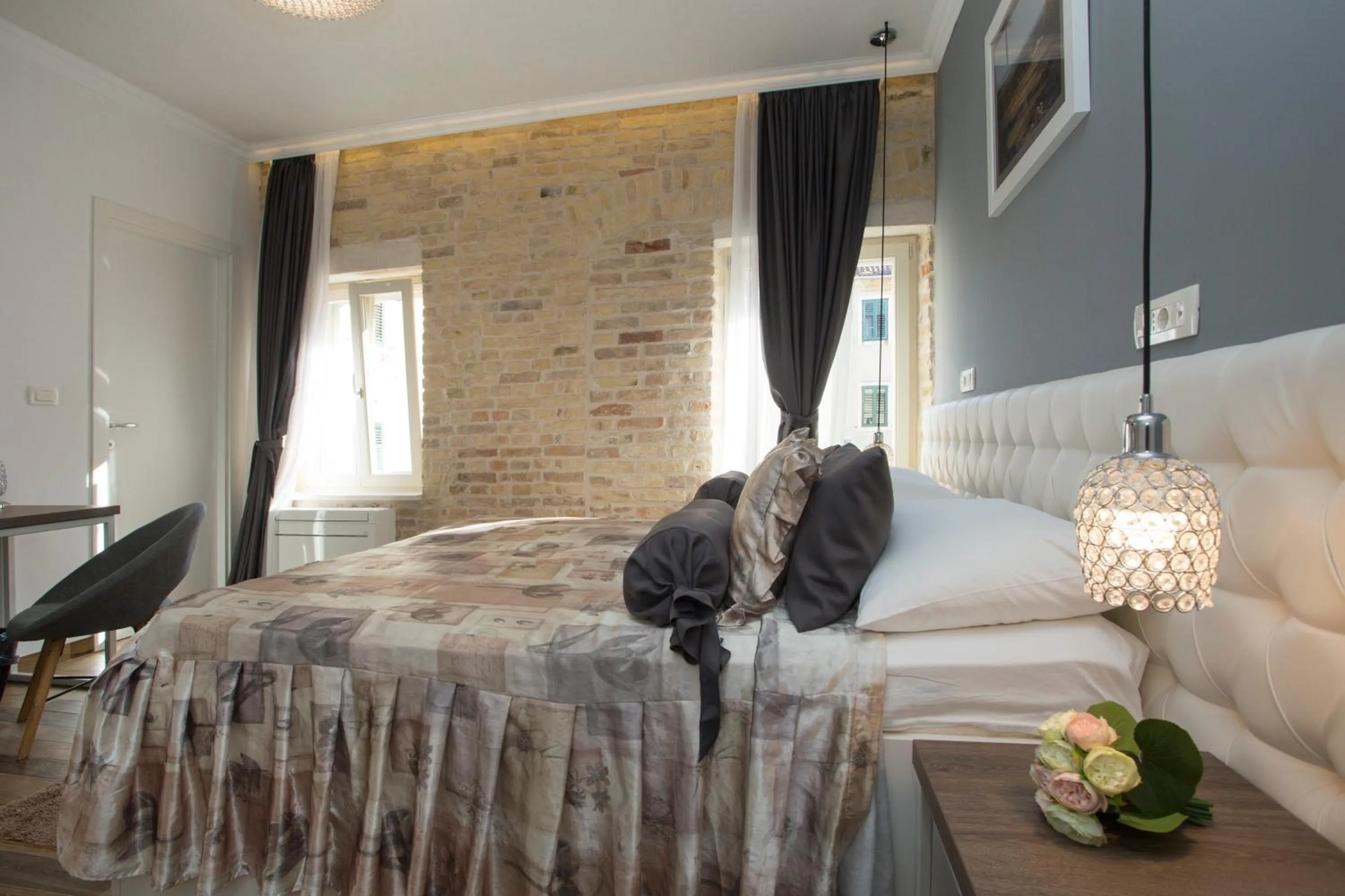 Photo of the whole room, Bed in Aspalathos Residence