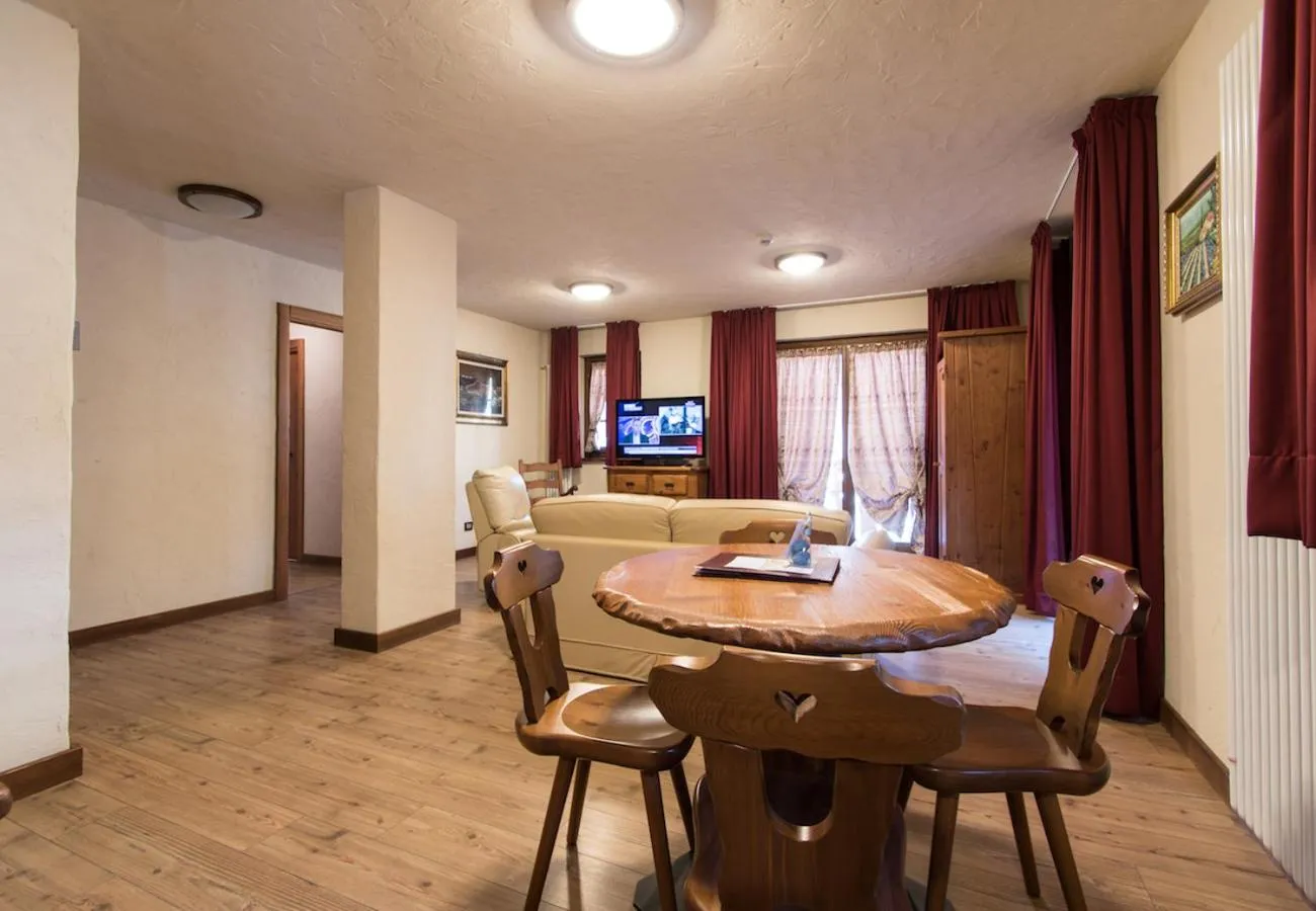 Limone Palace Aparthotel