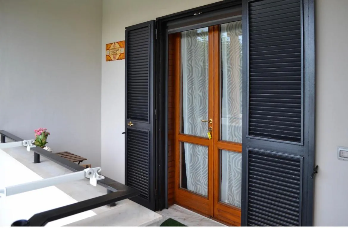 Photo of the whole room in Pompei Gryllus