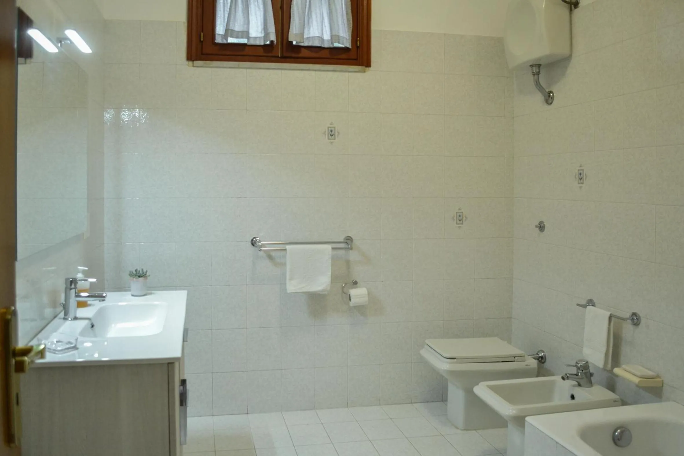 Bathroom in Pompei Gryllus