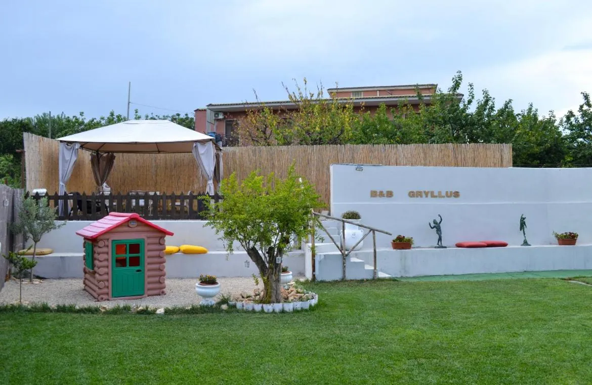 Garden view in Pompei Gryllus