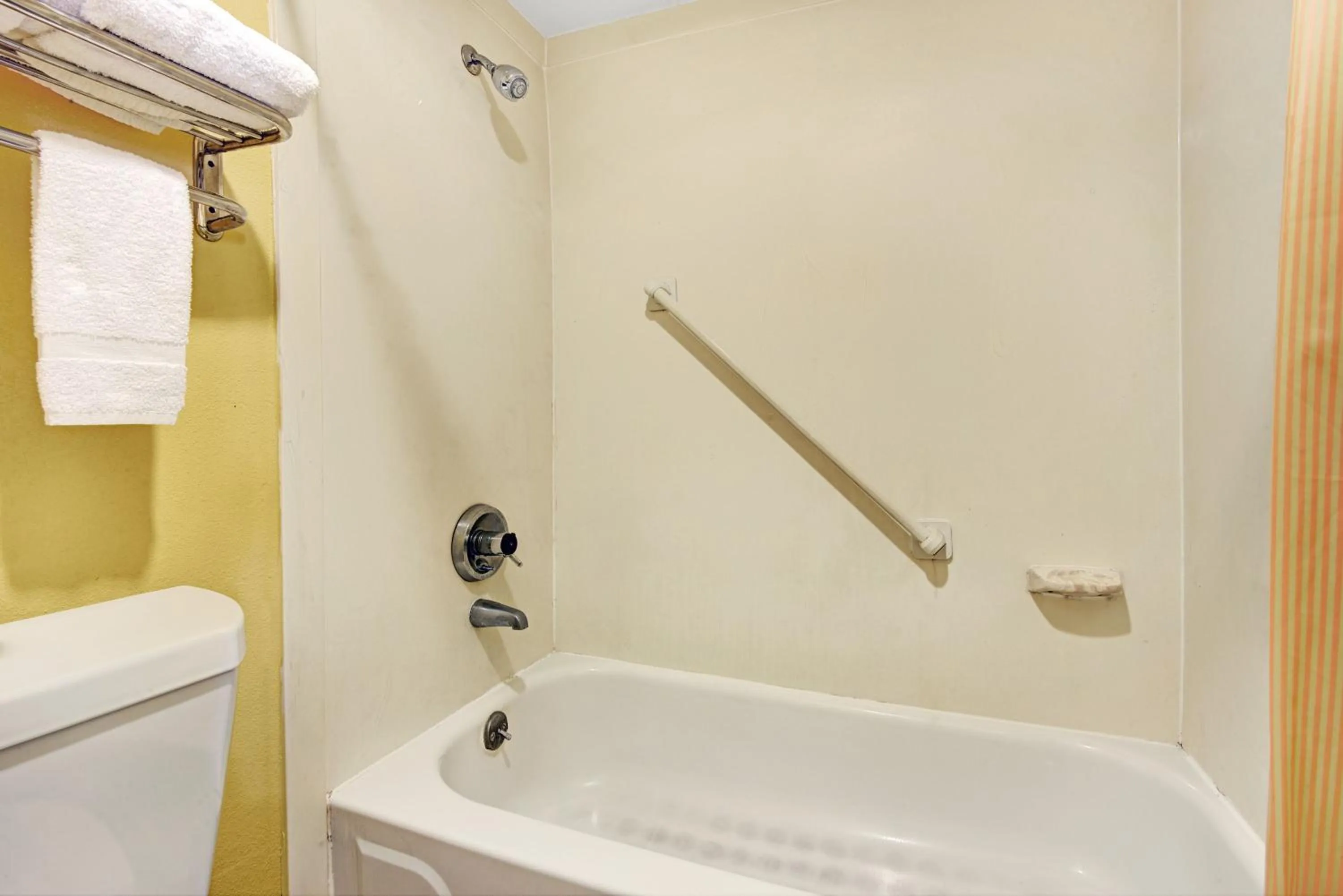 Shower in Super 8 by Wyndham Nashville Near Downtown / I-40