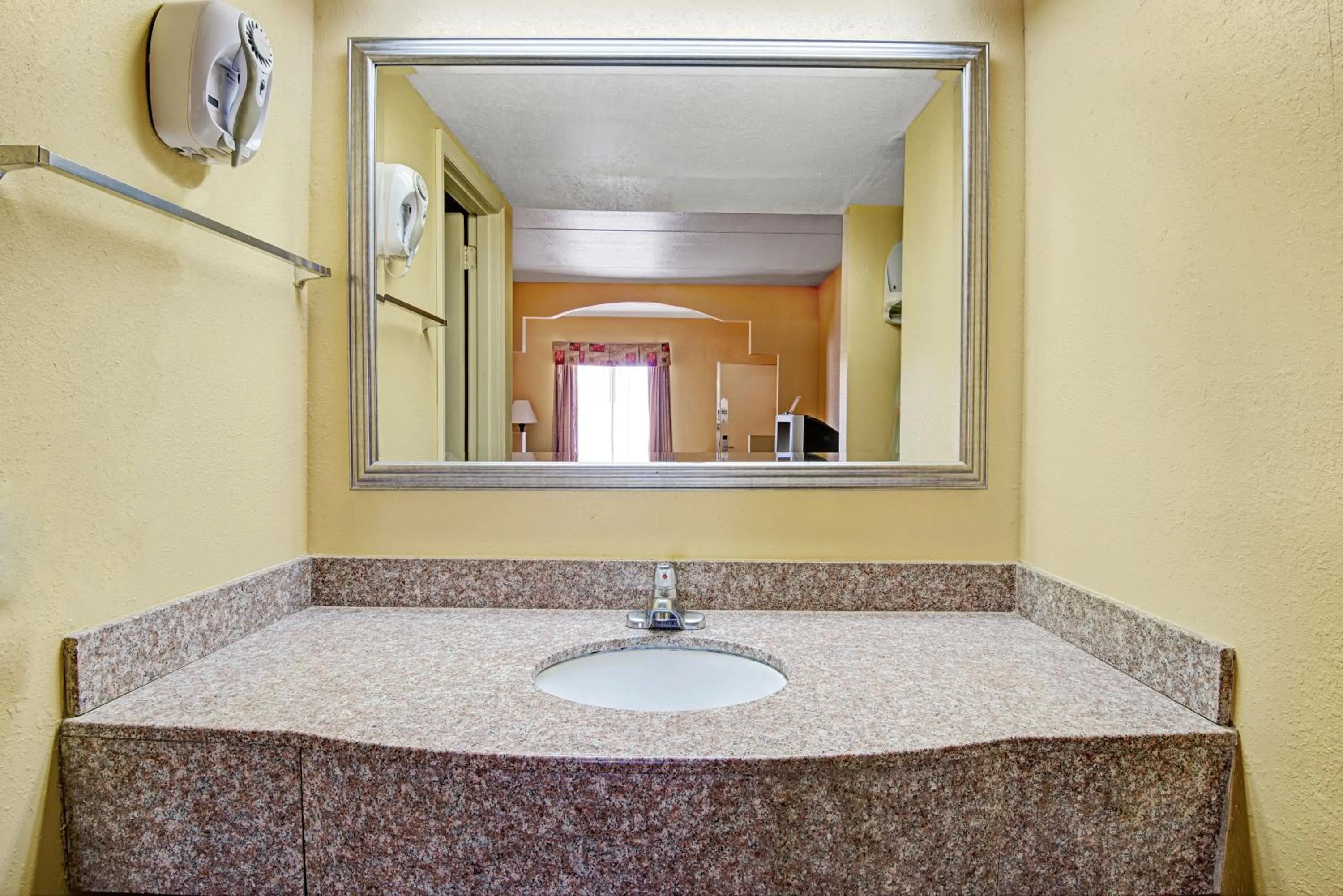 Bathroom in Super 8 by Wyndham Nashville Near Downtown / I-40