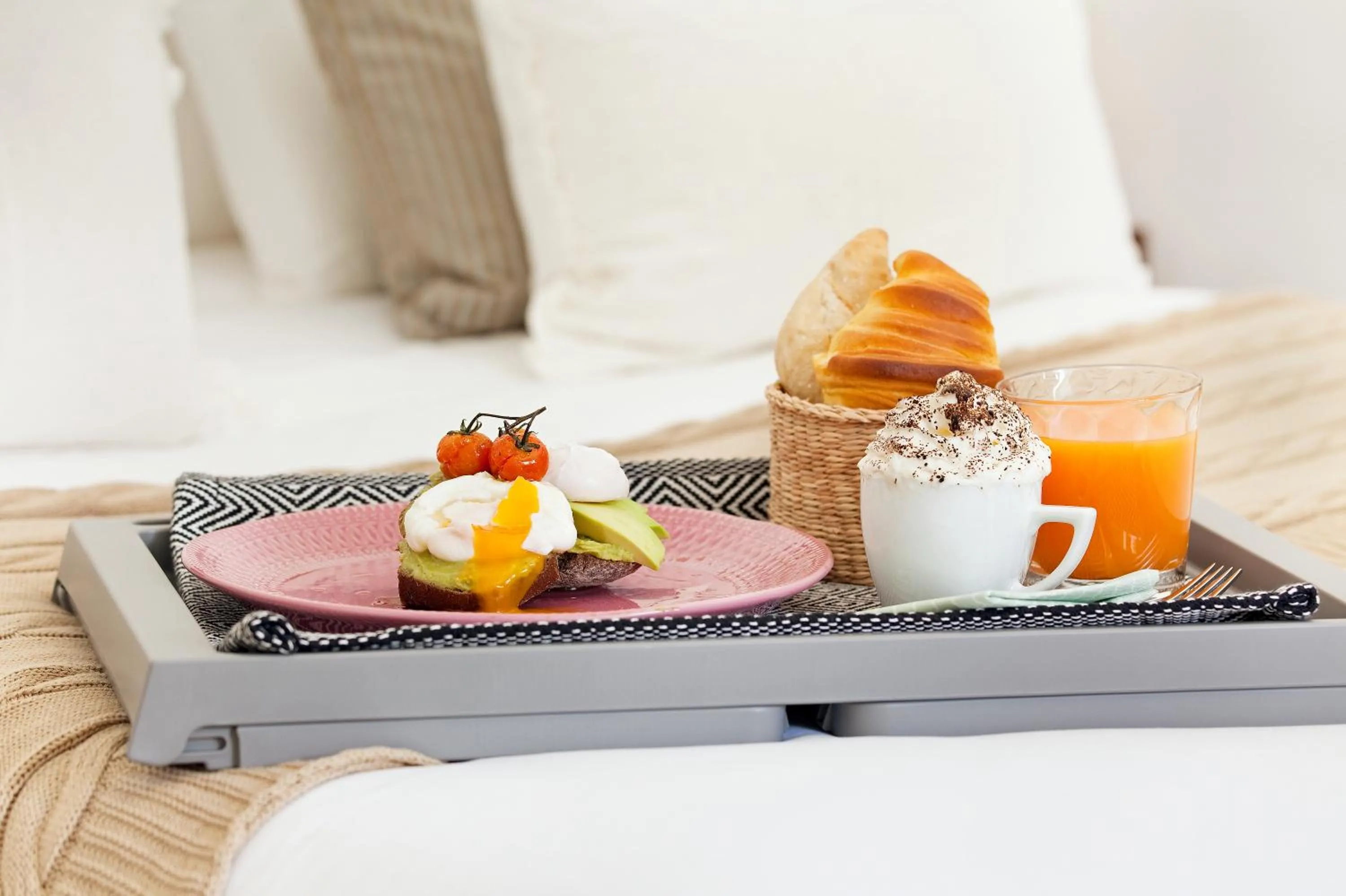 Bed in CALI Deluxe Holidays, Sesimbra