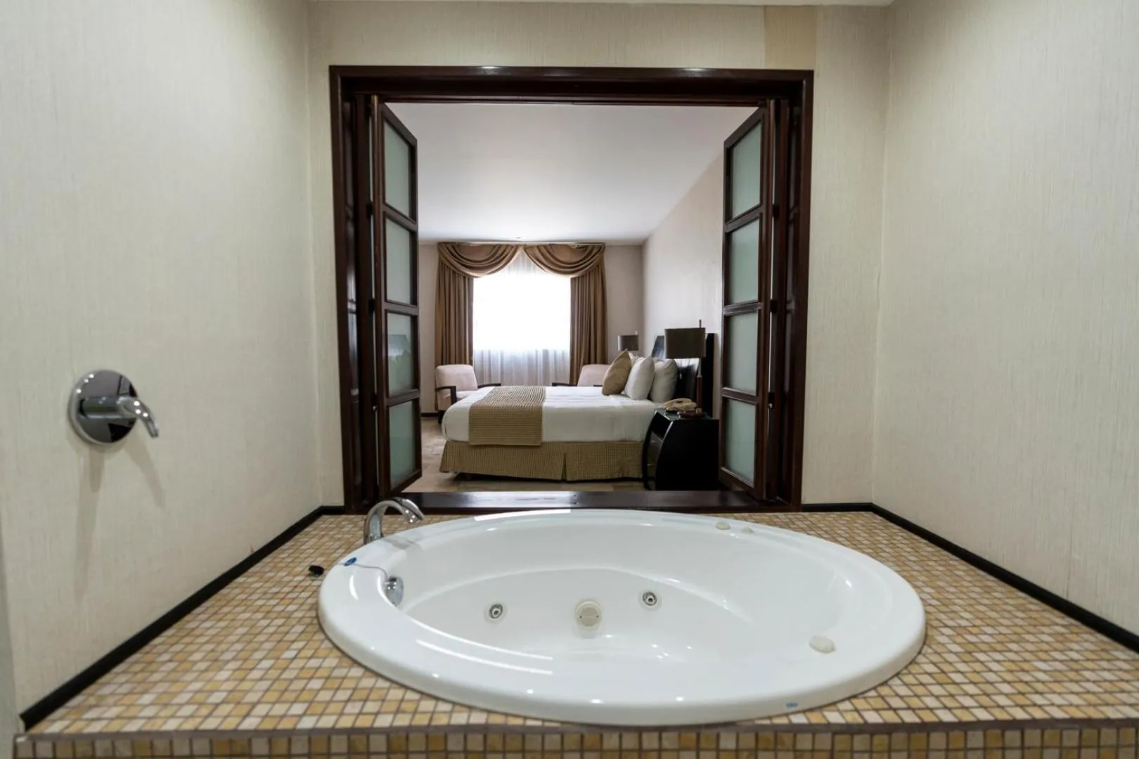 Bathroom, Bed in Hotel Ocean View