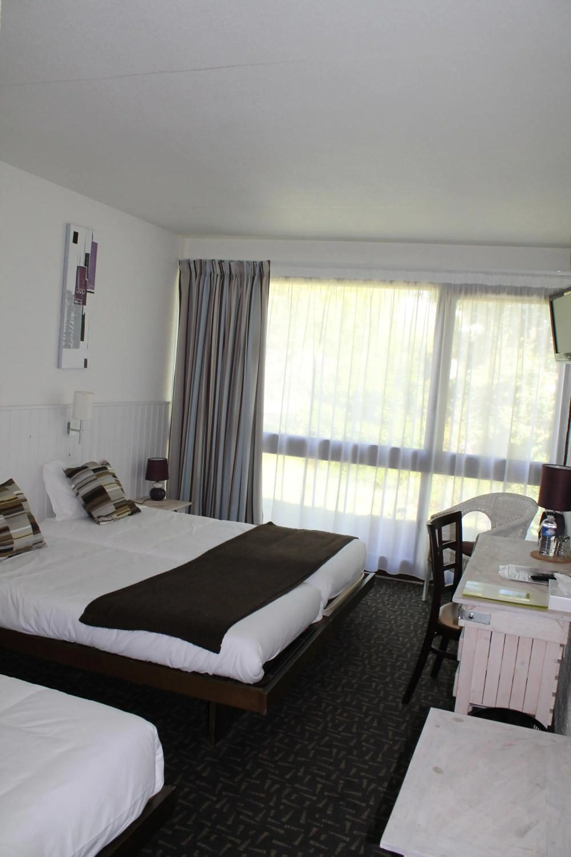 Bedroom, Bed in Hôtel-Restaurant La Belle Poule - Contact Hotel