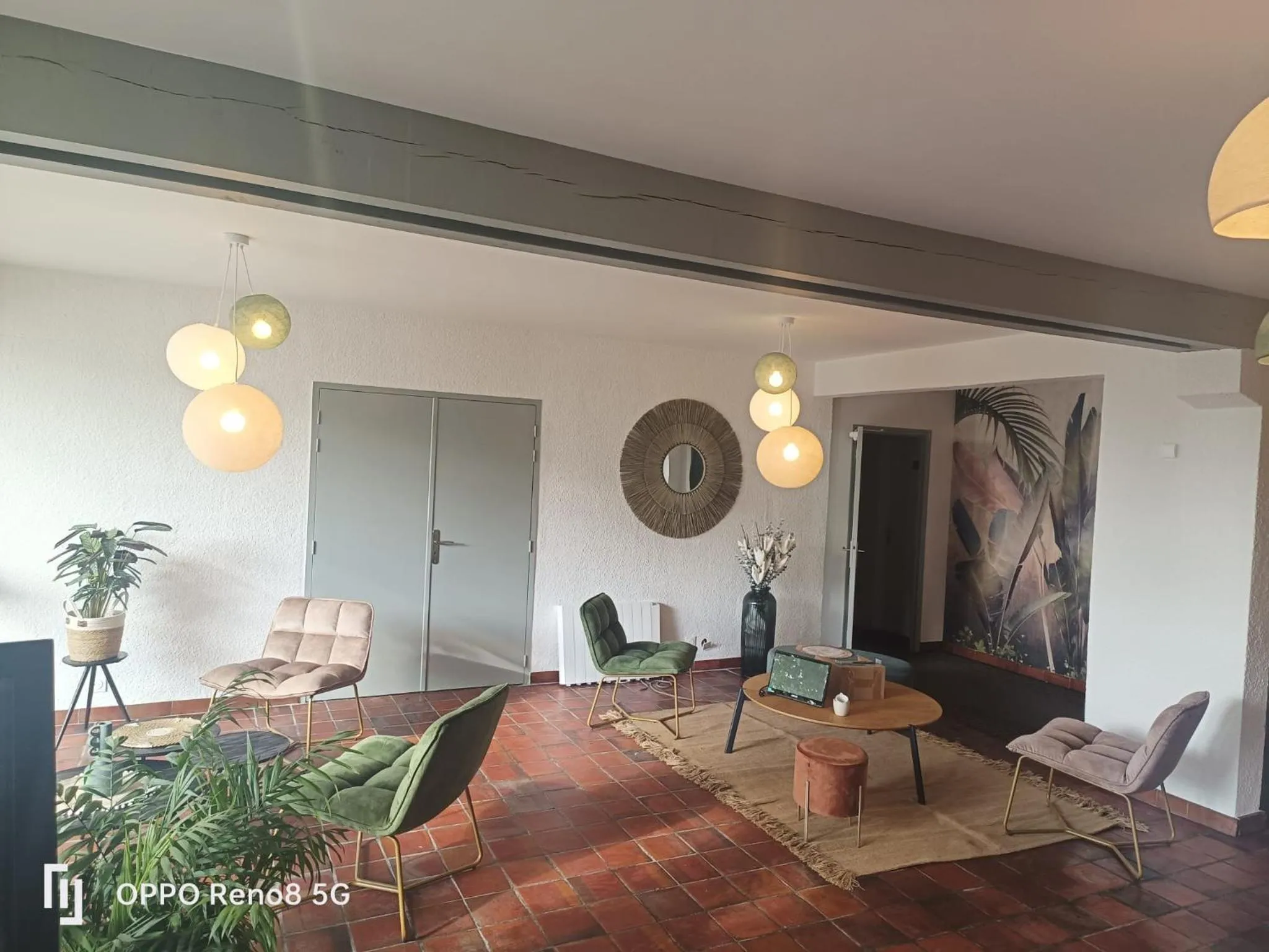 Lobby or reception in Hôtel-Restaurant La Belle Poule - Contact Hotel