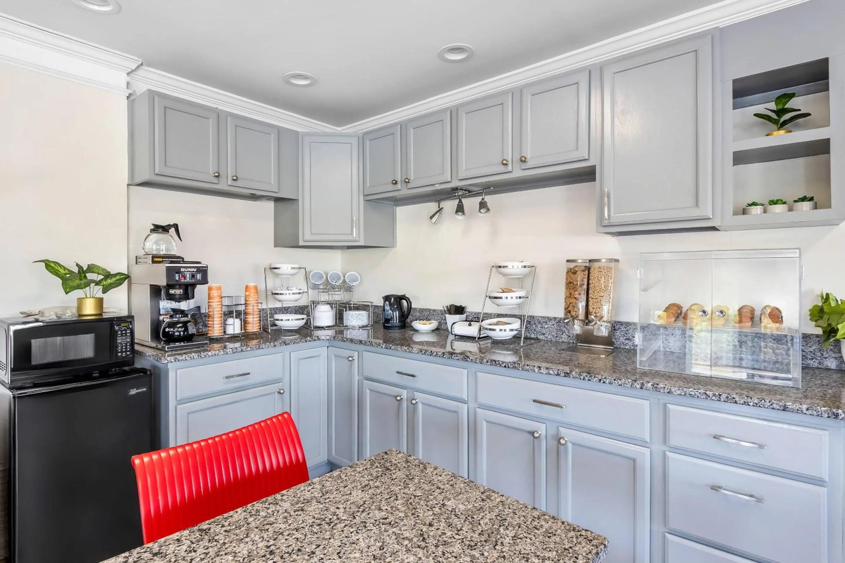 Breakfast in Econo Lodge Goose Creek - Charleston North