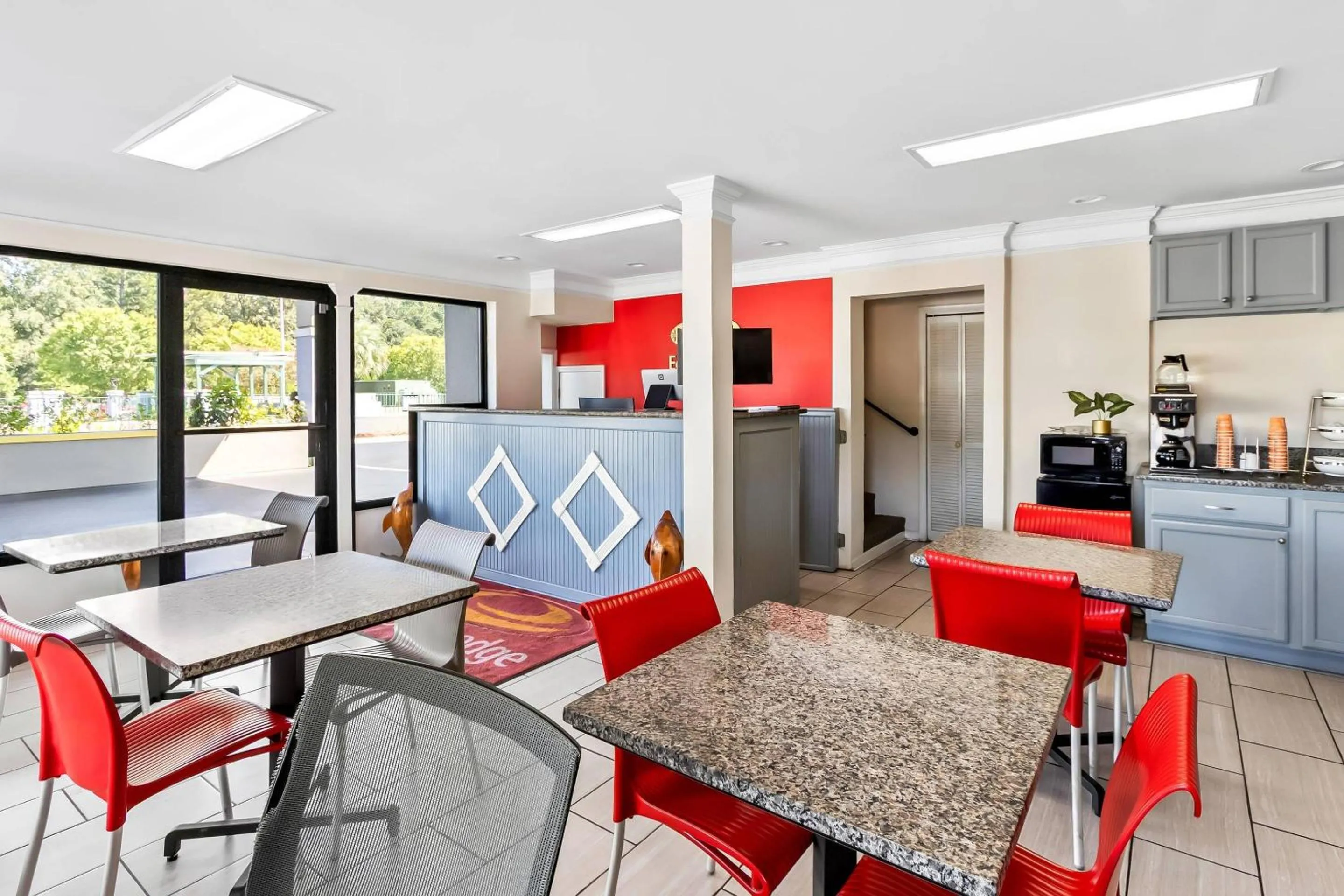 Lobby or reception in Econo Lodge Goose Creek - Charleston North