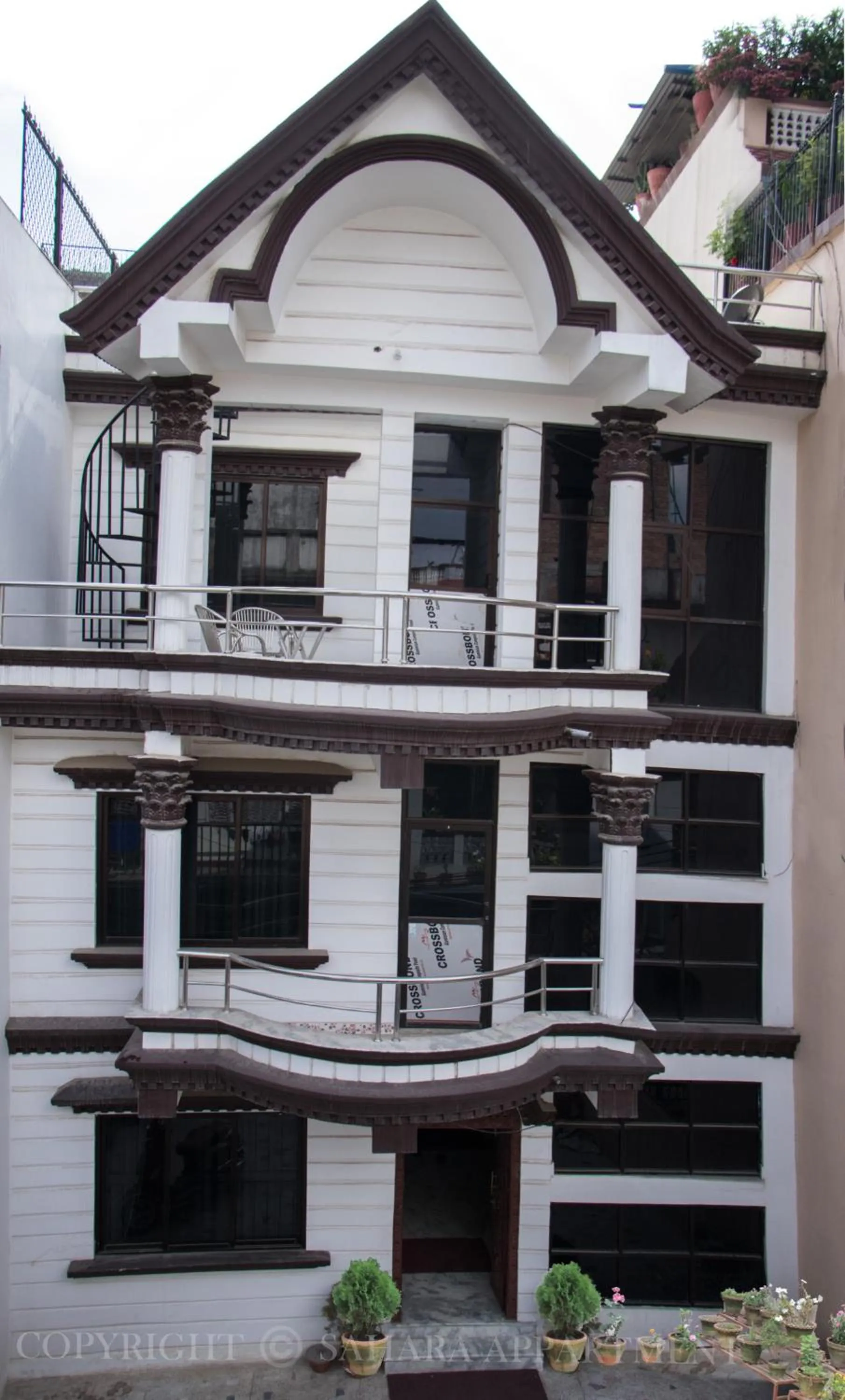 Facade/entrance in Sahara Apartment