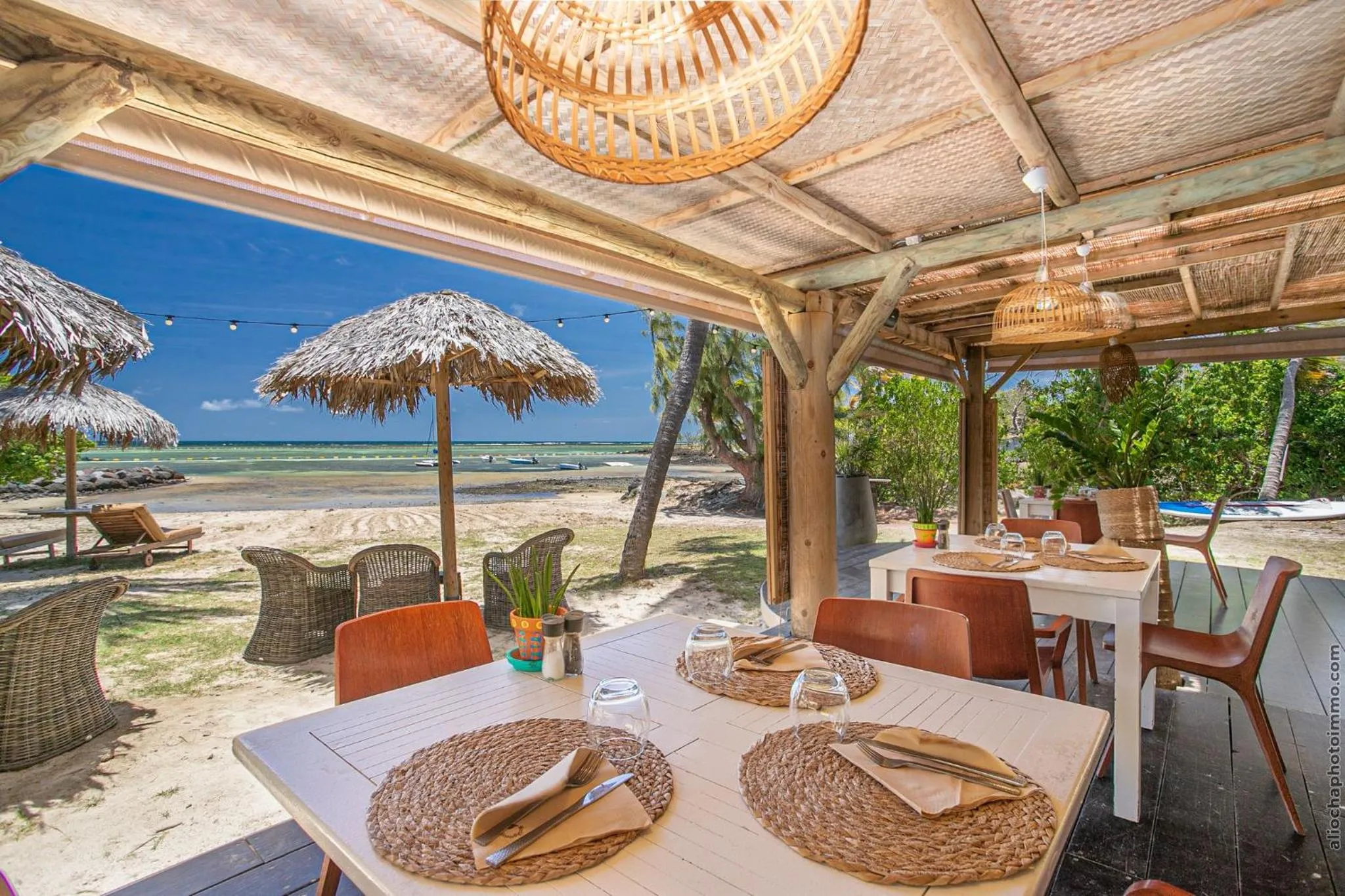 Restaurant/places to eat in Les Villas du Lagon