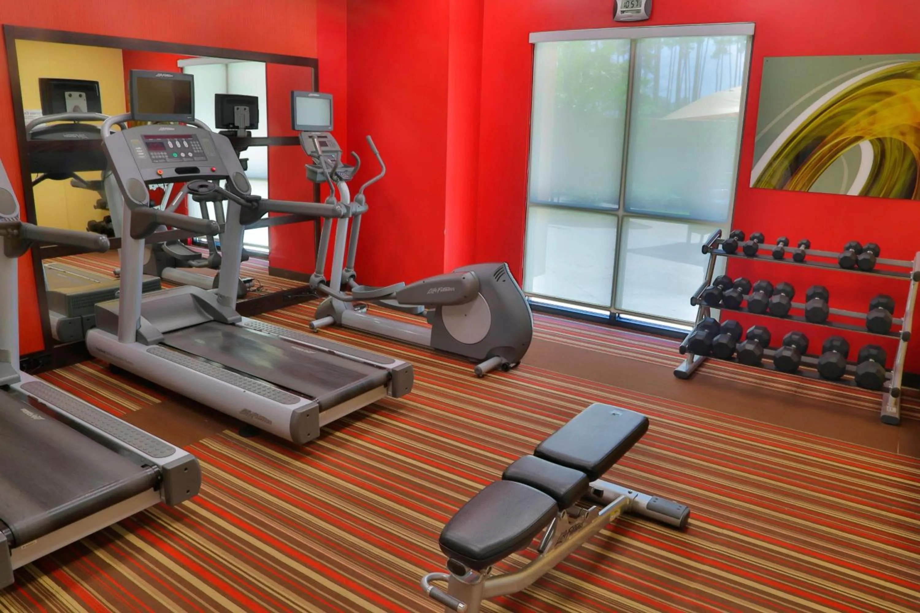 Fitness centre/facilities in Courtyard Biloxi North/D'Iberville