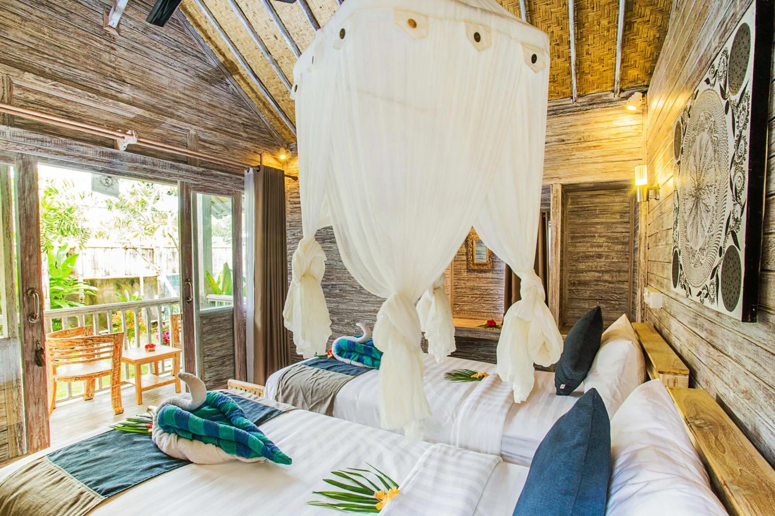 Bed in The Syron Huts Lembongan