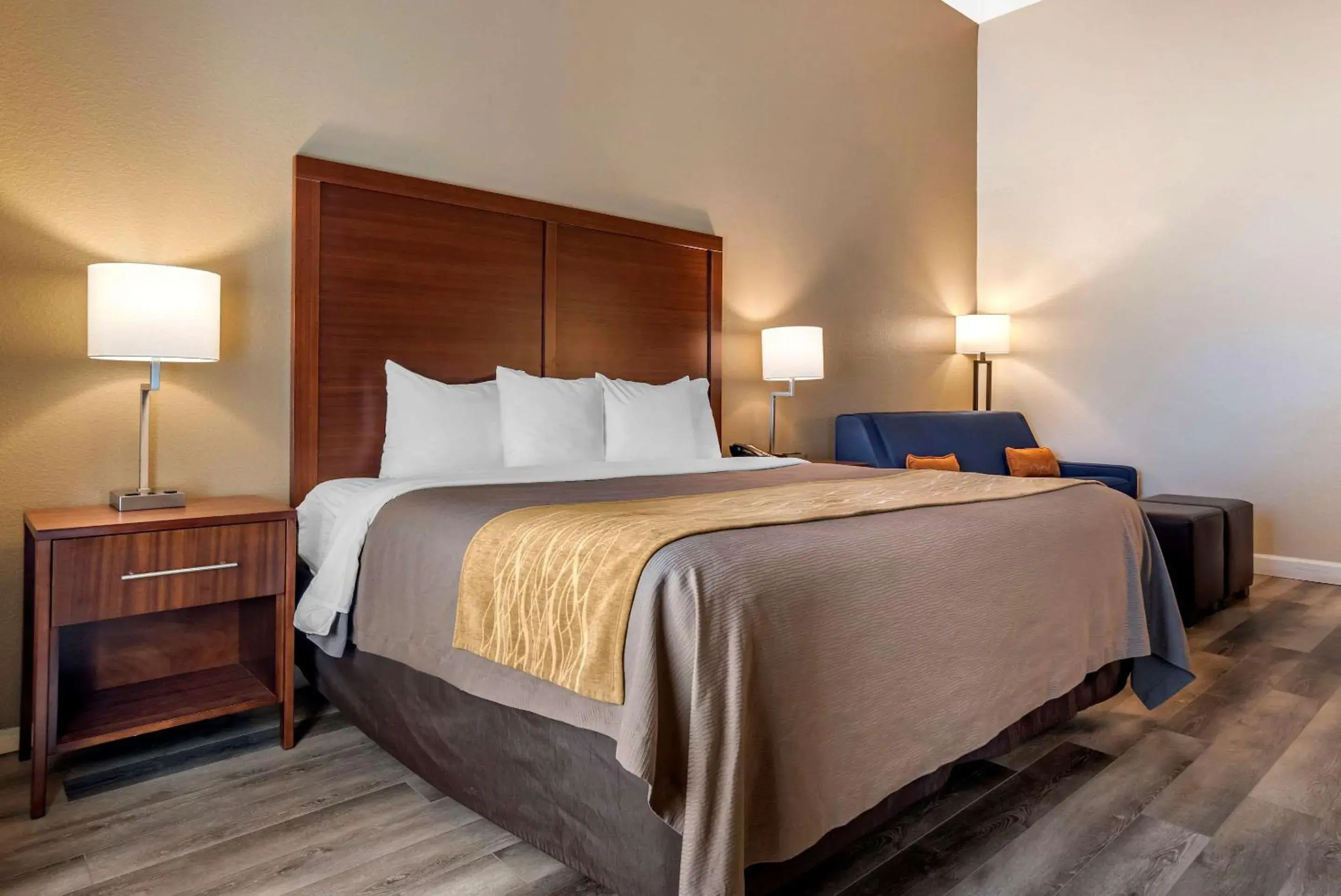 King Suite - Non-Smoking in Comfort Inn & Suites Fort Walton Beach King Suite - Non-Smoking in Comfort Inn & Suites Fort Walton Beach