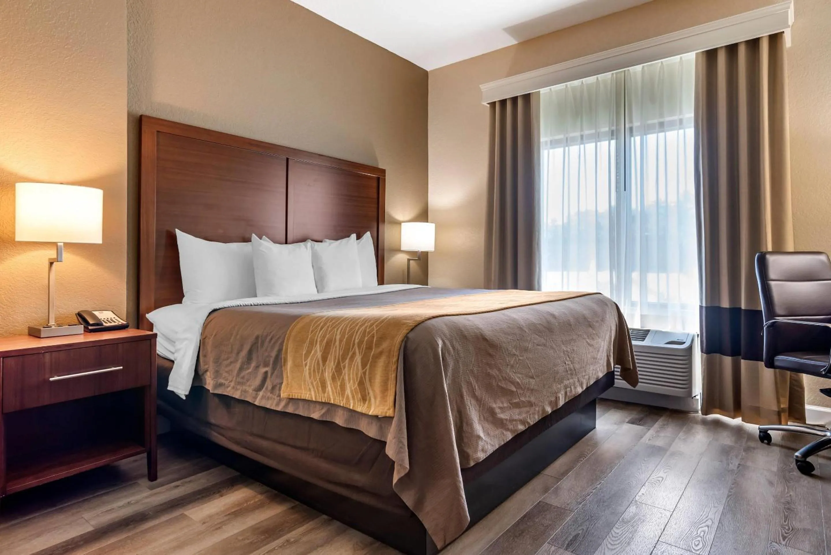 King Room - Non-Smoking in Comfort Inn & Suites Fort Walton Beach - Destin West