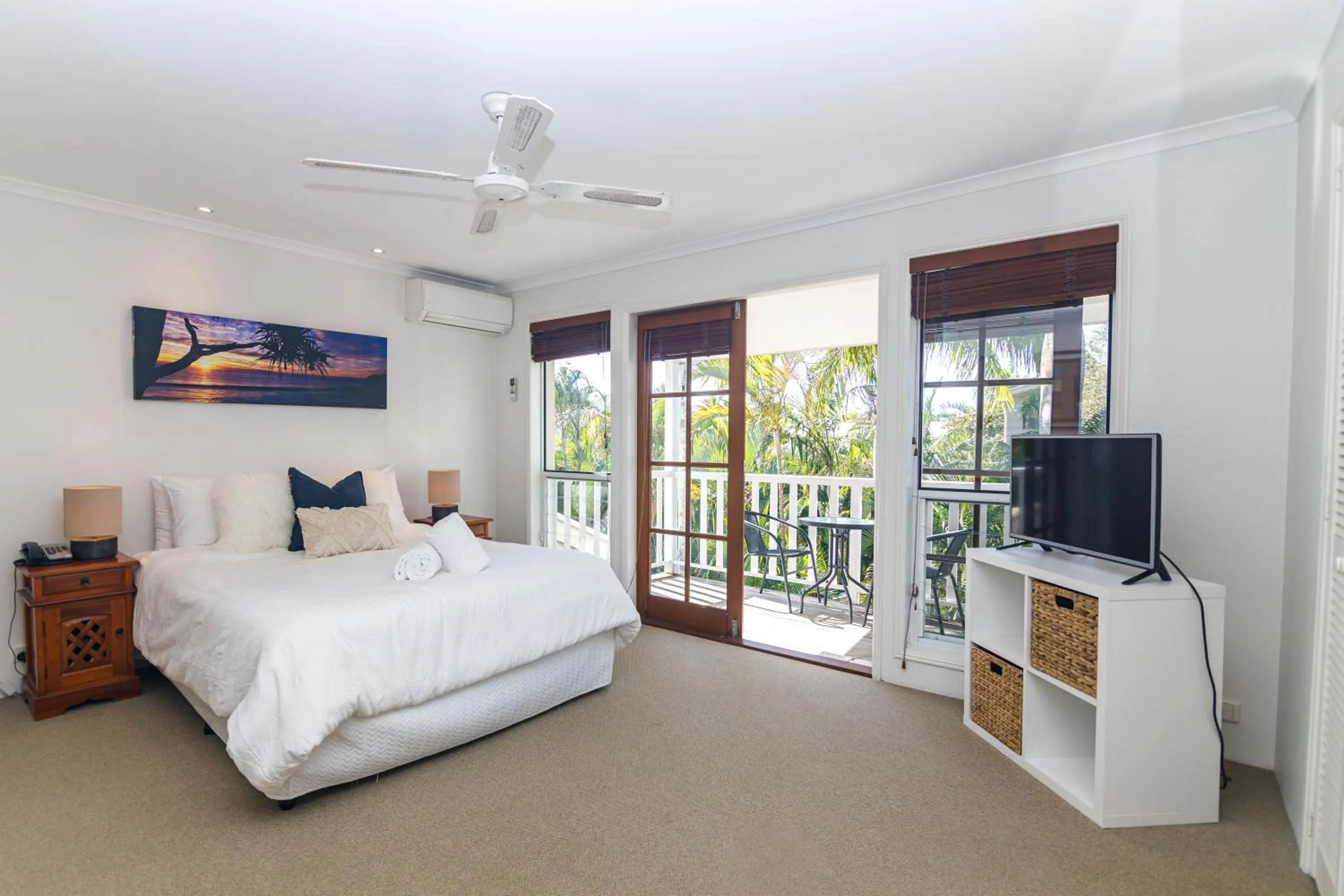 Bedroom, Bed in Sandy Beach Resort