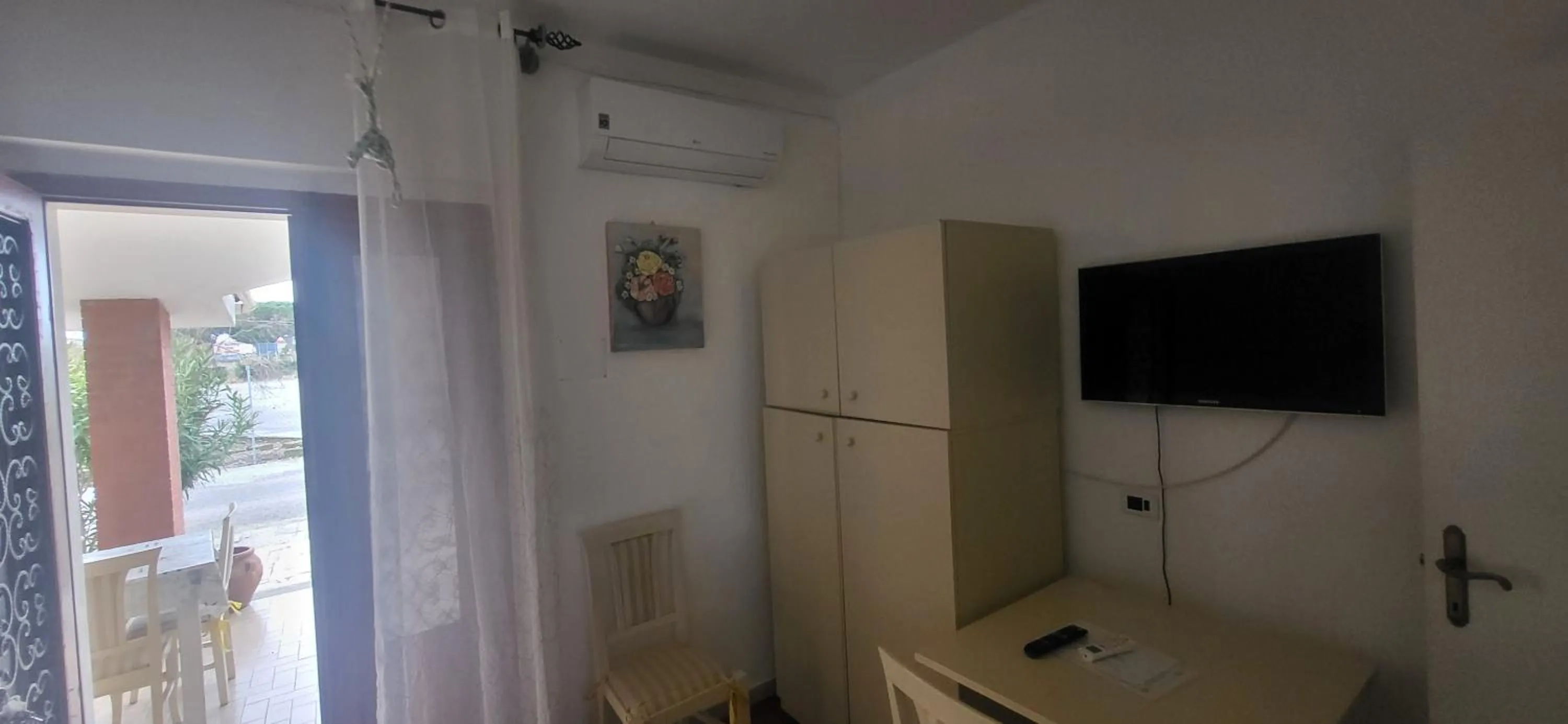 air conditioner in Hotel Dory