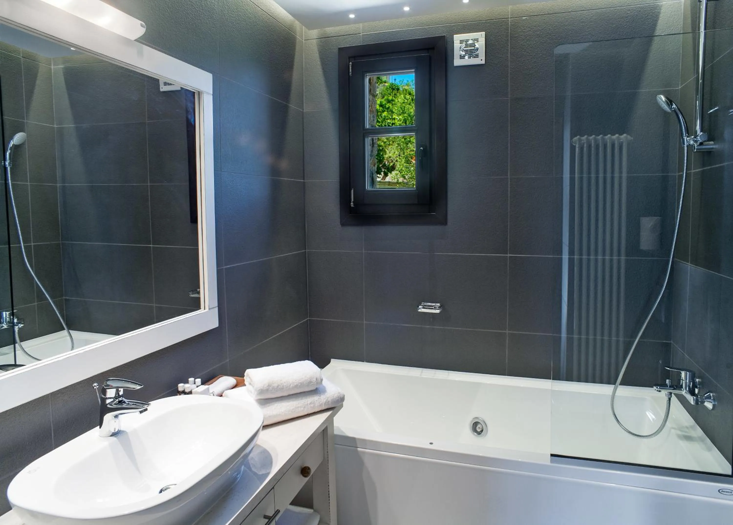 Shower in Aristi Mountain Resort